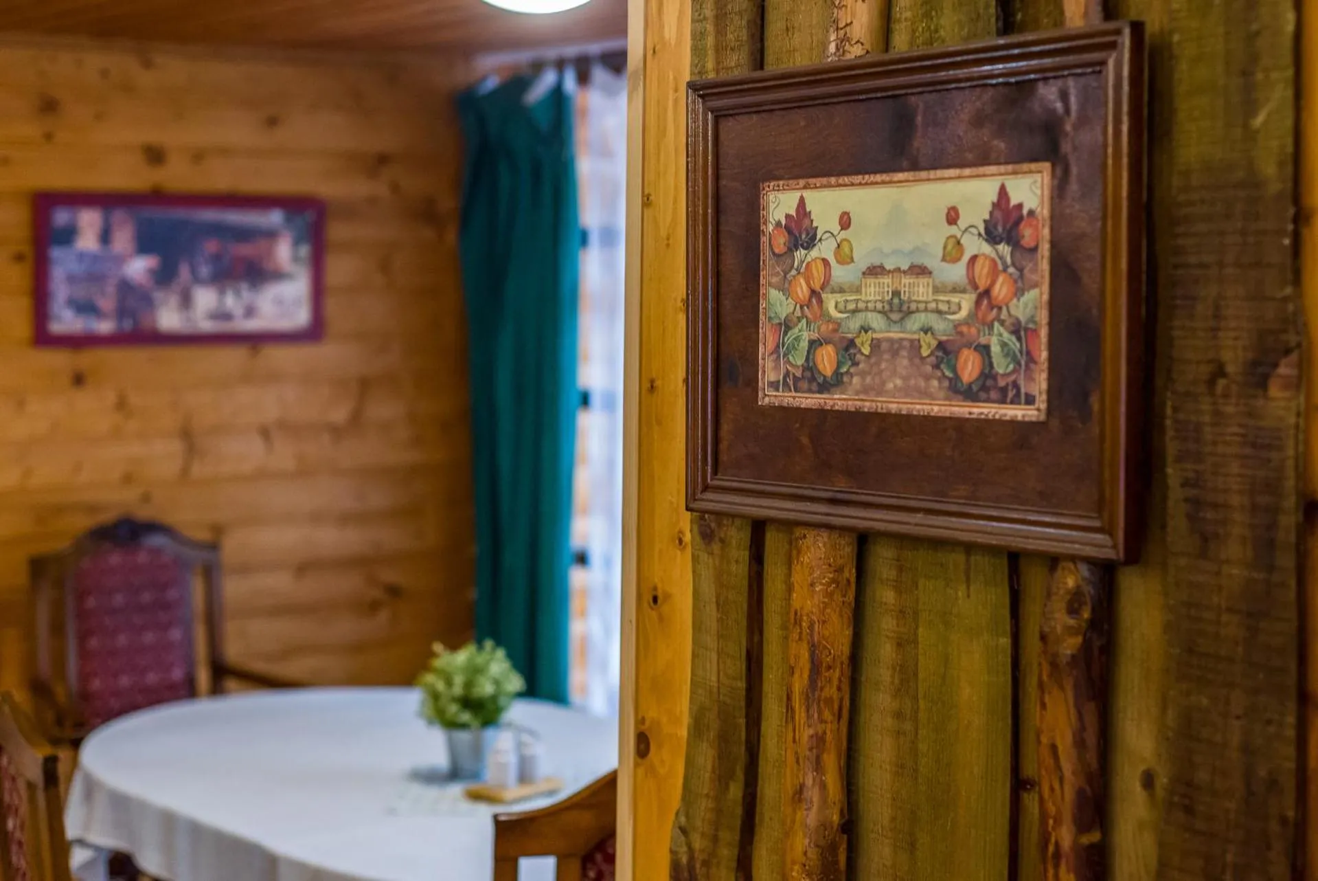 Restaurant/places to eat in Lipicai Hotel és Étterem
