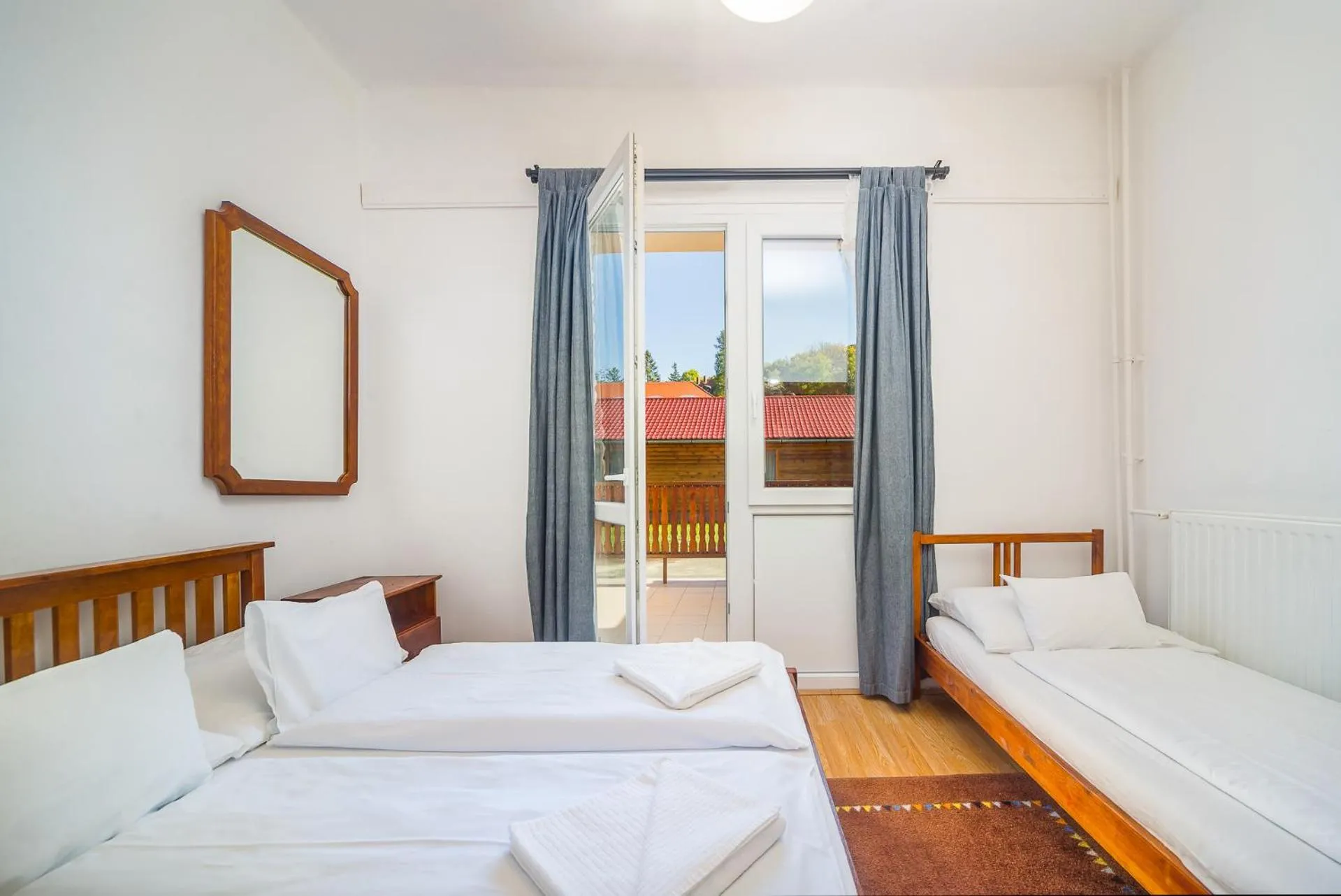 Photo of the whole room, Bed in Lipicai Hotel és Étterem