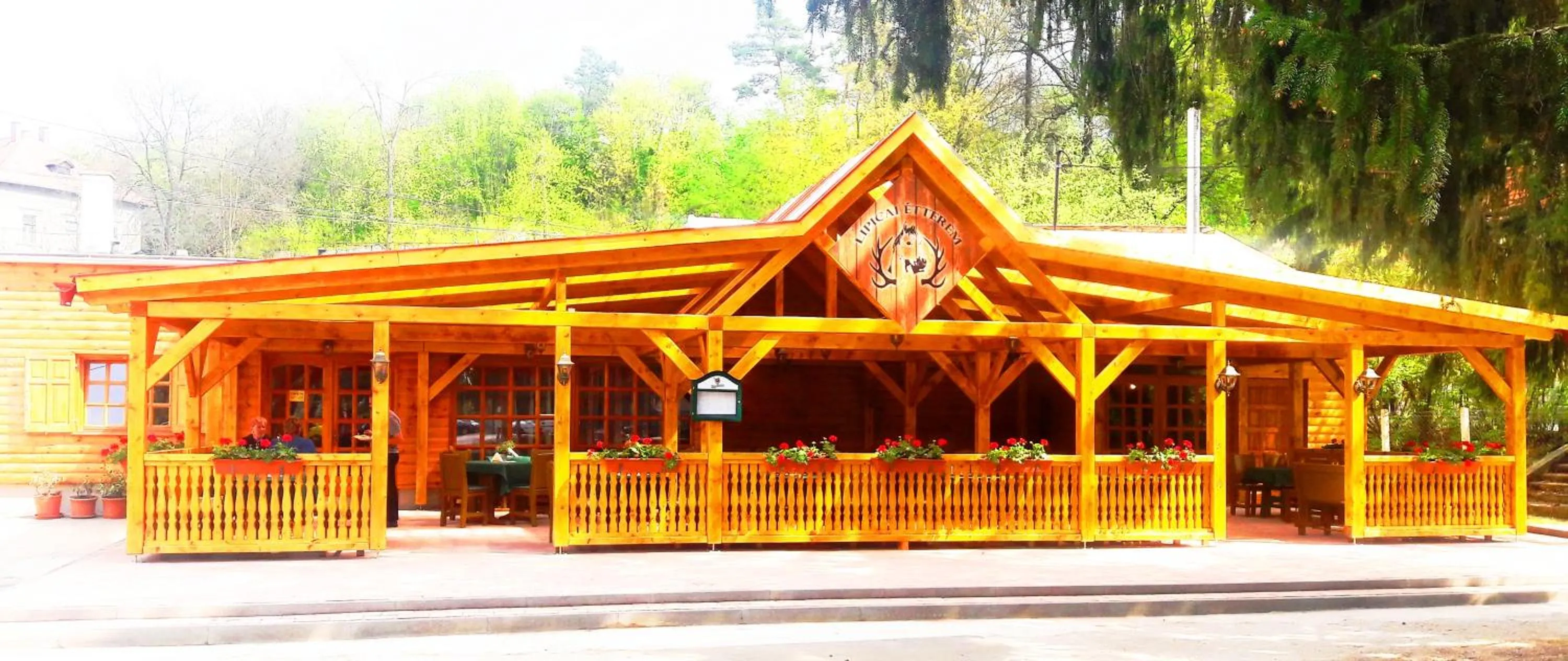Restaurant/places to eat in Lipicai Hotel és Étterem