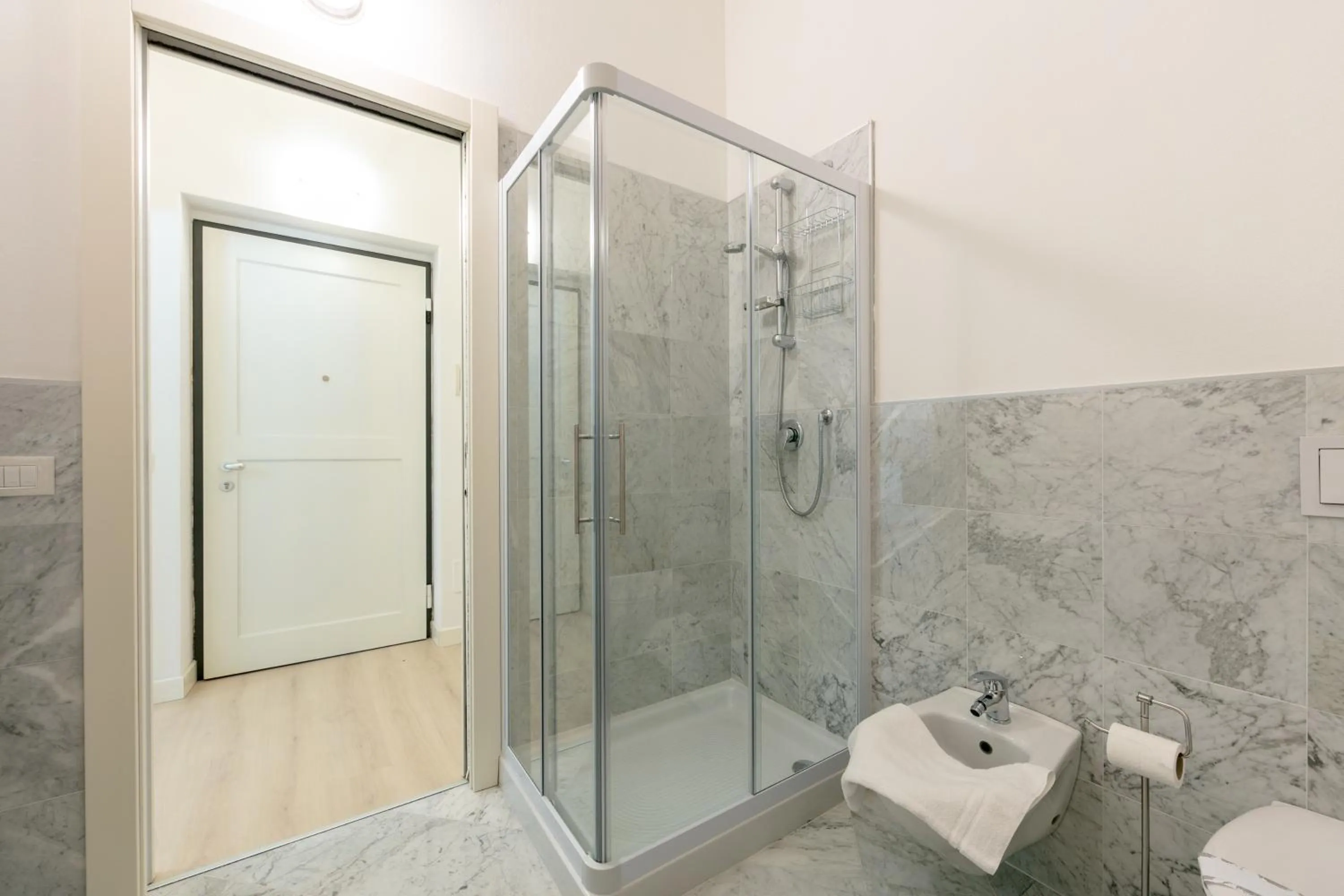 Bathroom in Verbania - Luxury Italy Apartments