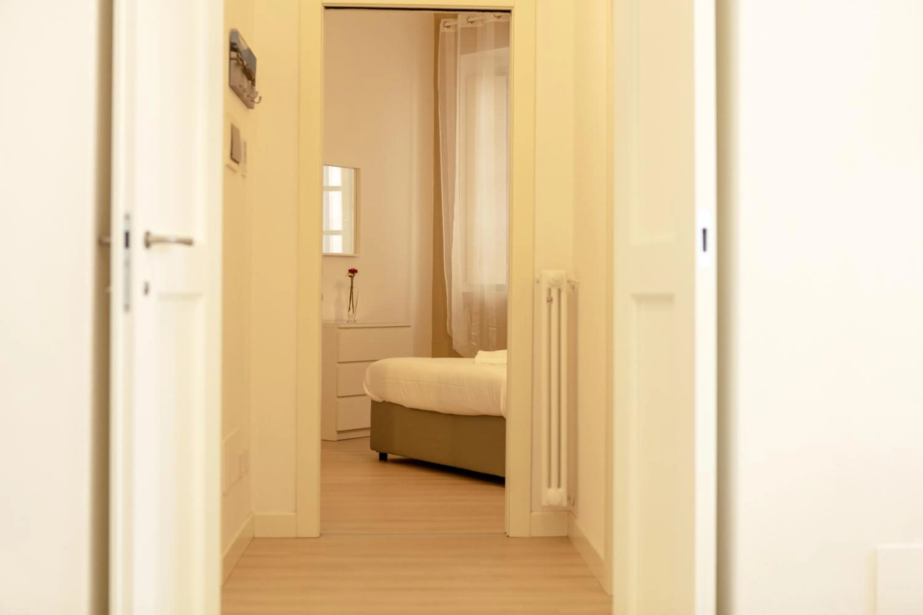 Bedroom, Bed in Verbania - Luxury Italy Apartments