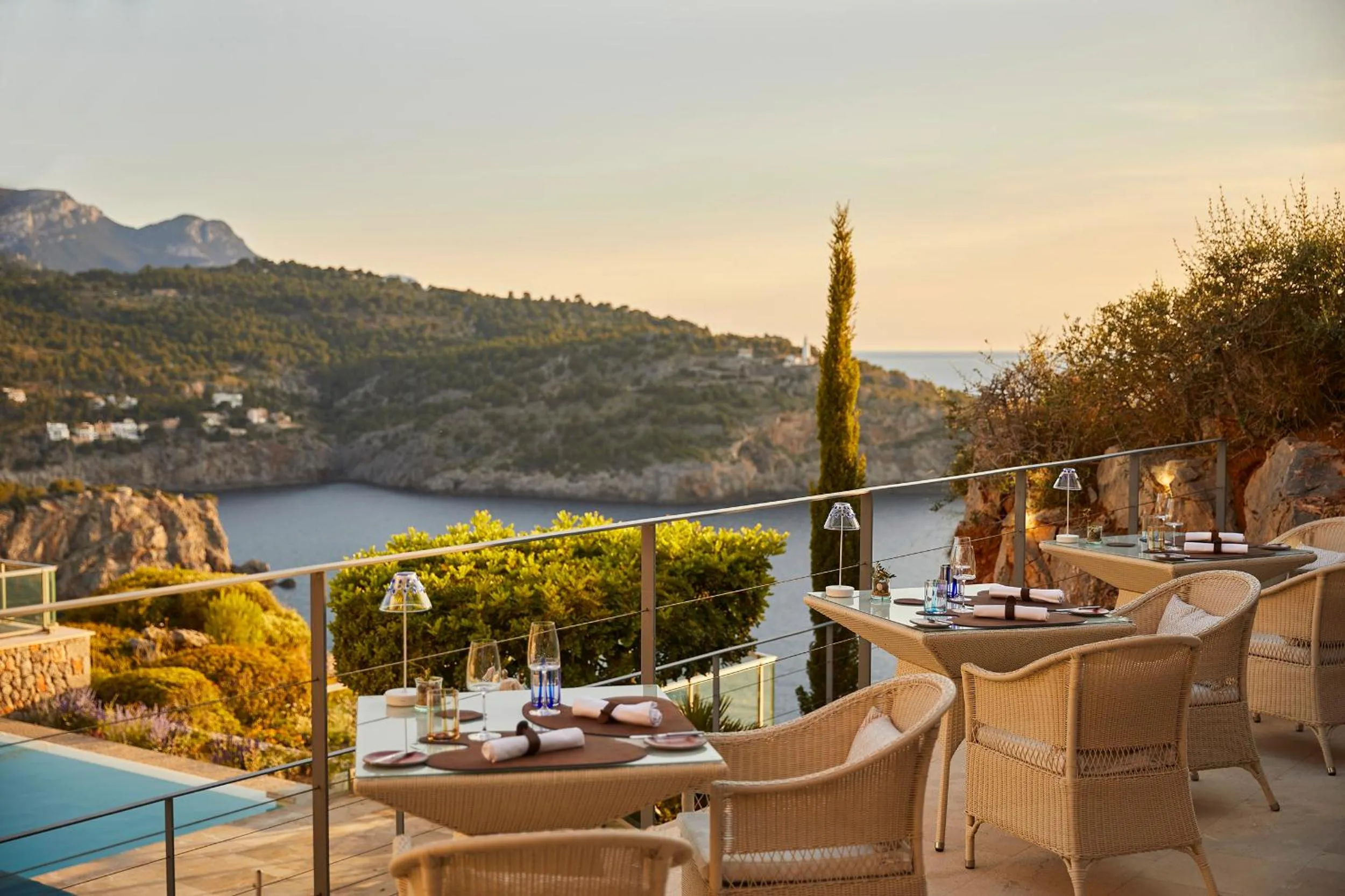 Restaurant/places to eat in Jumeirah Mallorca