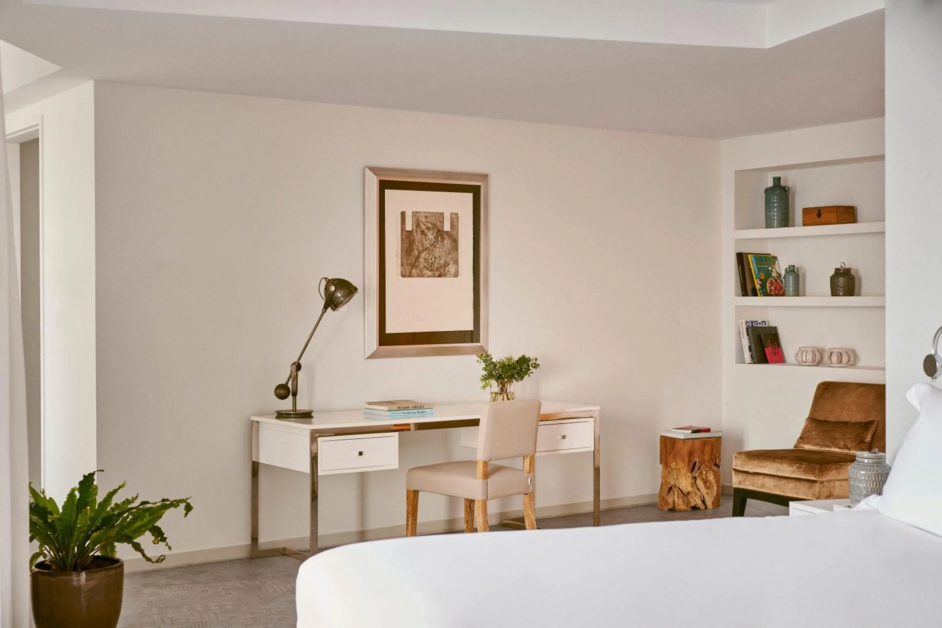 Library, Bed in Jumeirah Mallorca