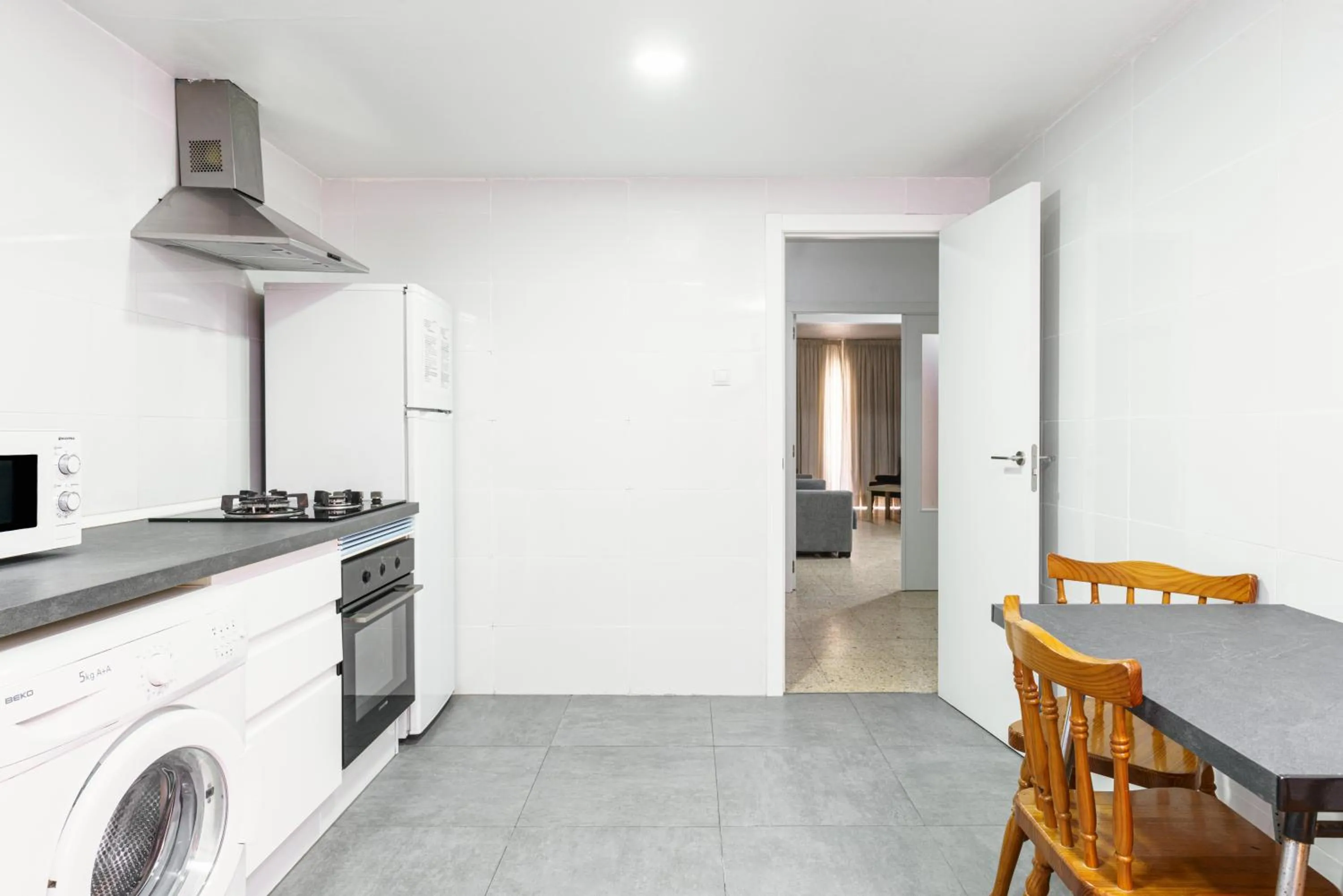 Kitchen or kitchenette in Apartamentos Maja