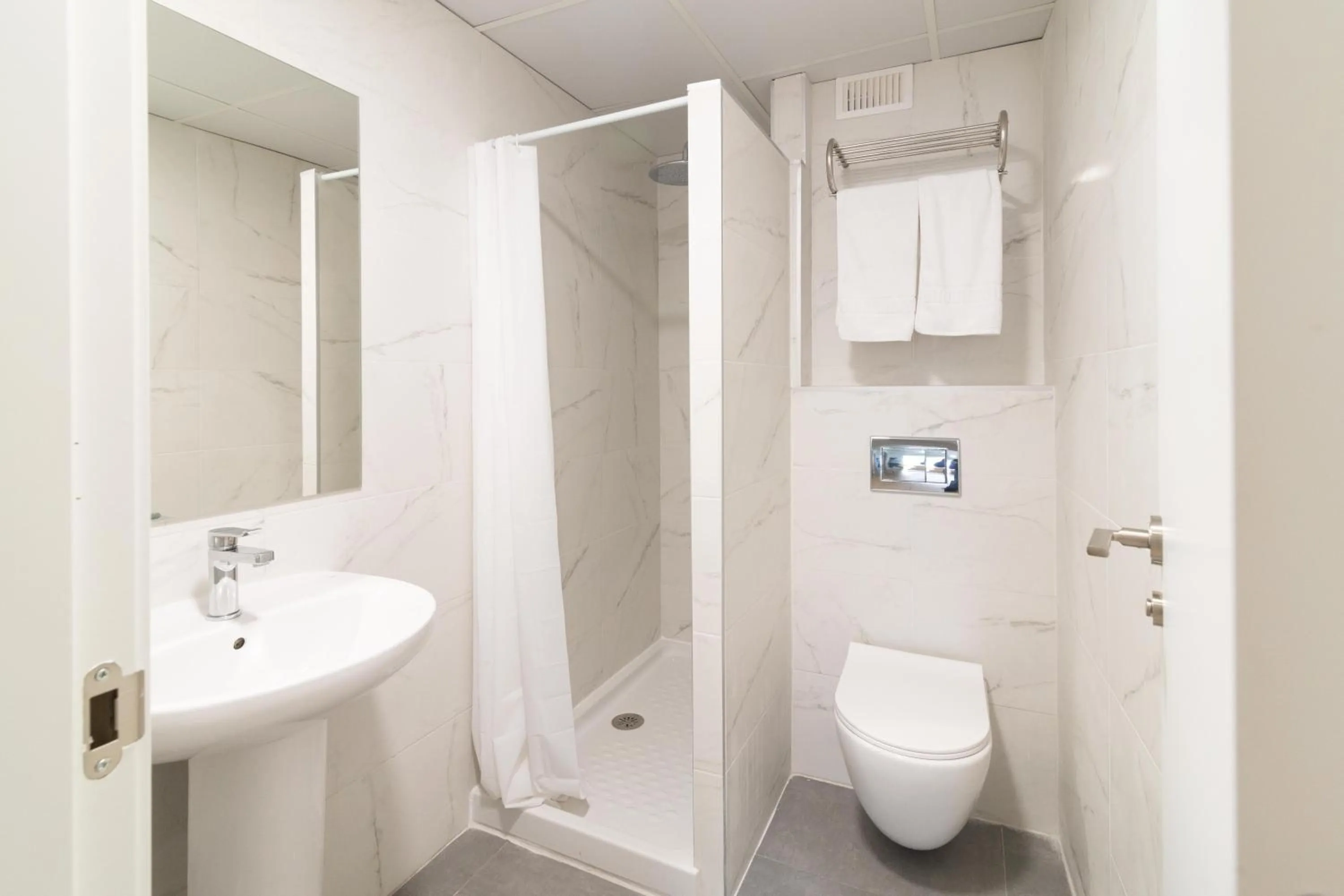 Shower in Apartamentos Maja