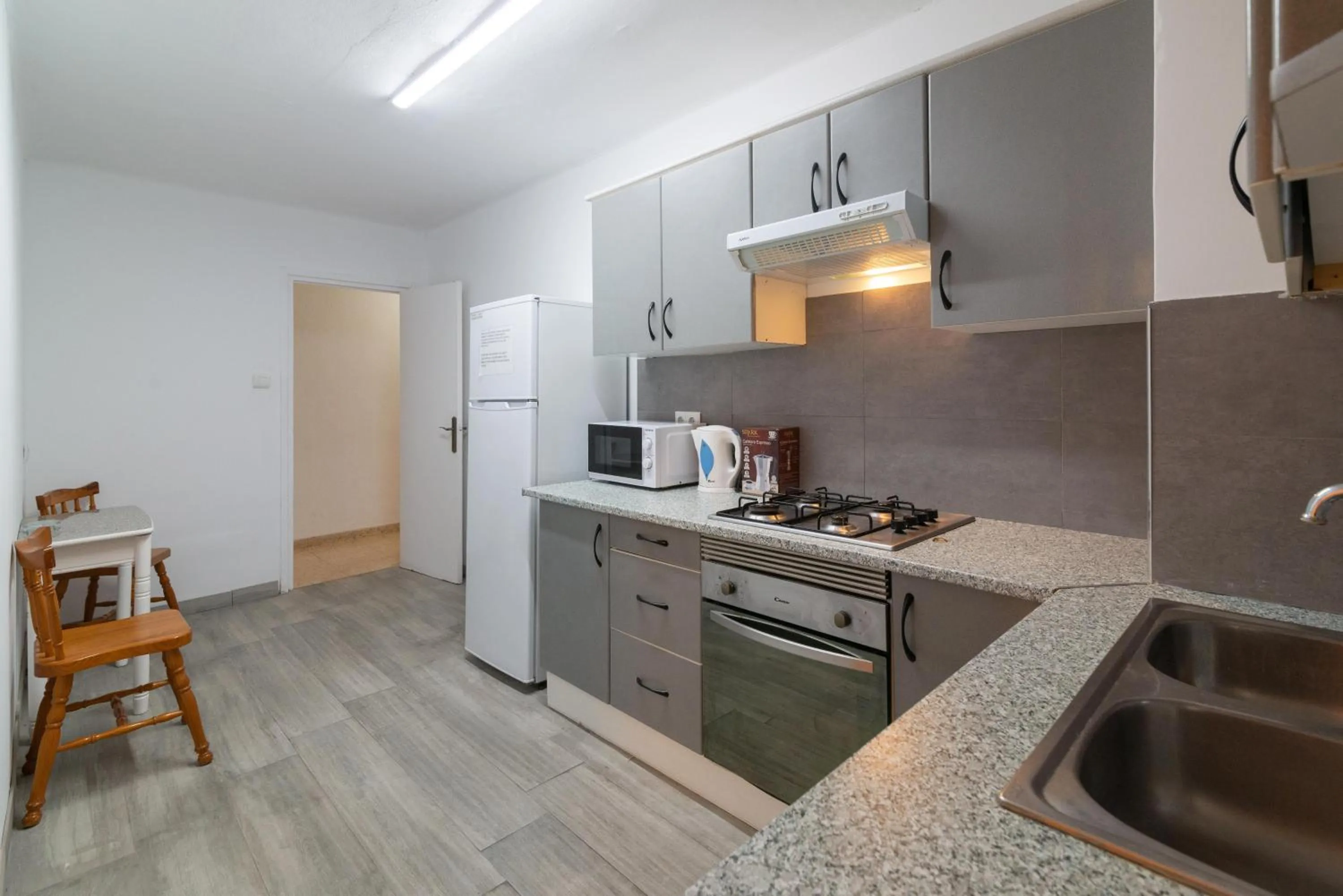 Kitchen or kitchenette in Apartamentos Maja