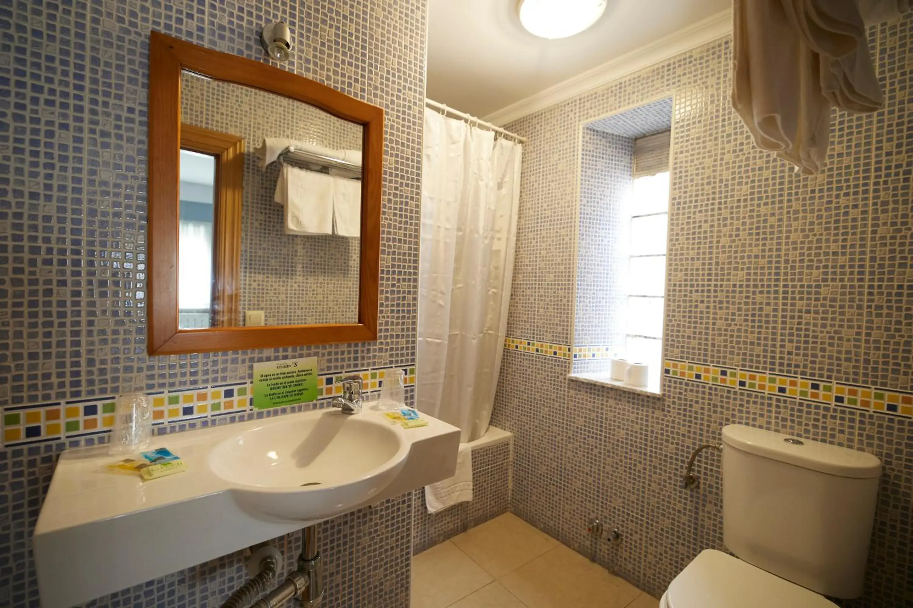 Double Room - single occupancy in Pensión Serafín Double Room - single occupancy in Pensión Serafín