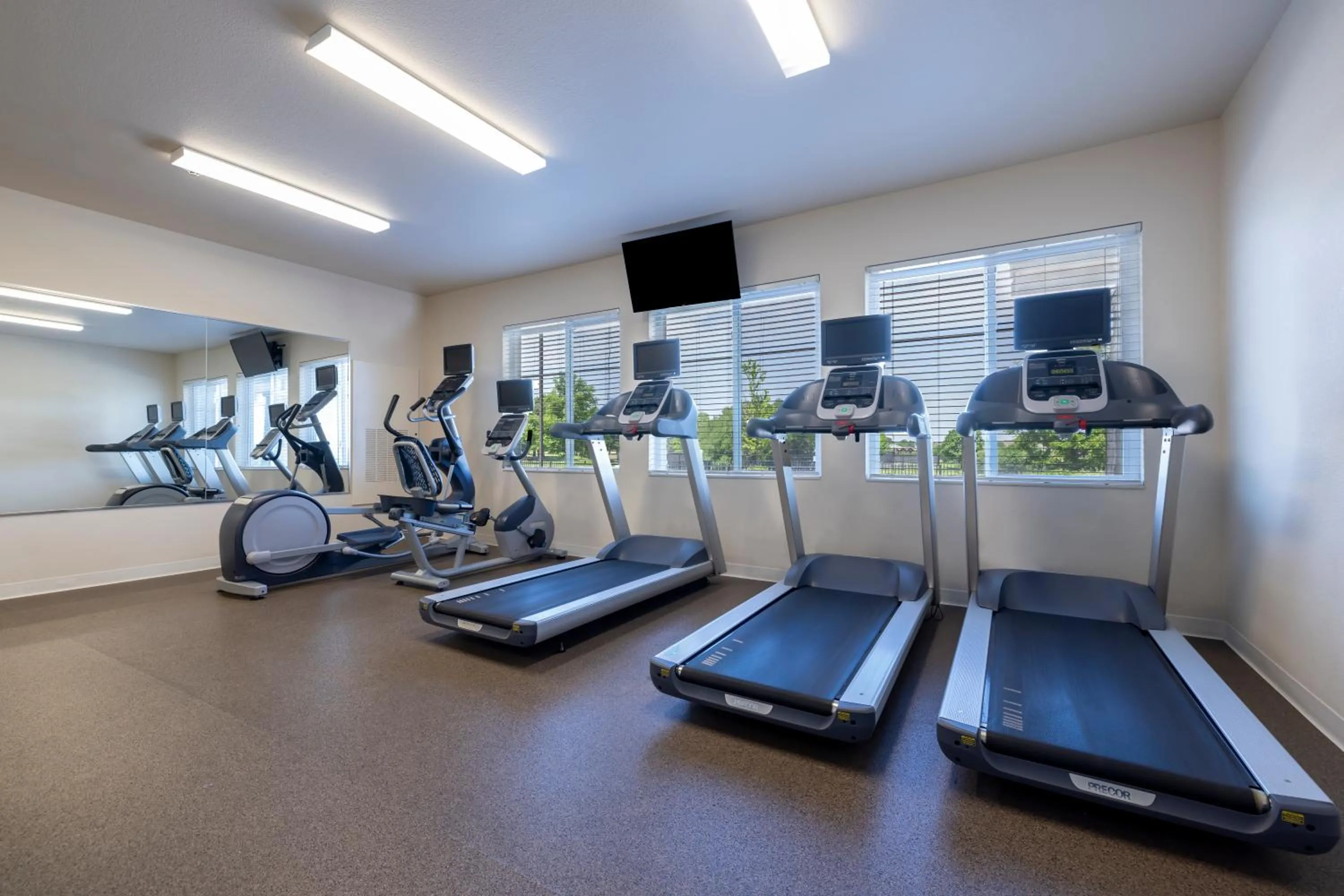 Fitness centre/facilities in Soka Suites Dallas - Las Colinas