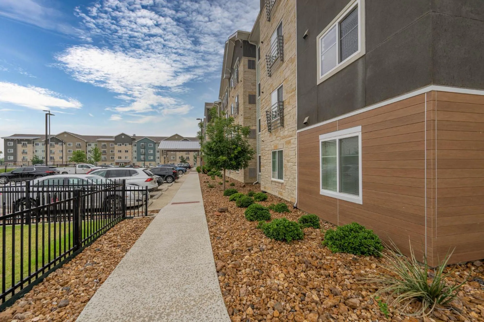 Property building in Soka Suites Dallas - Las Colinas