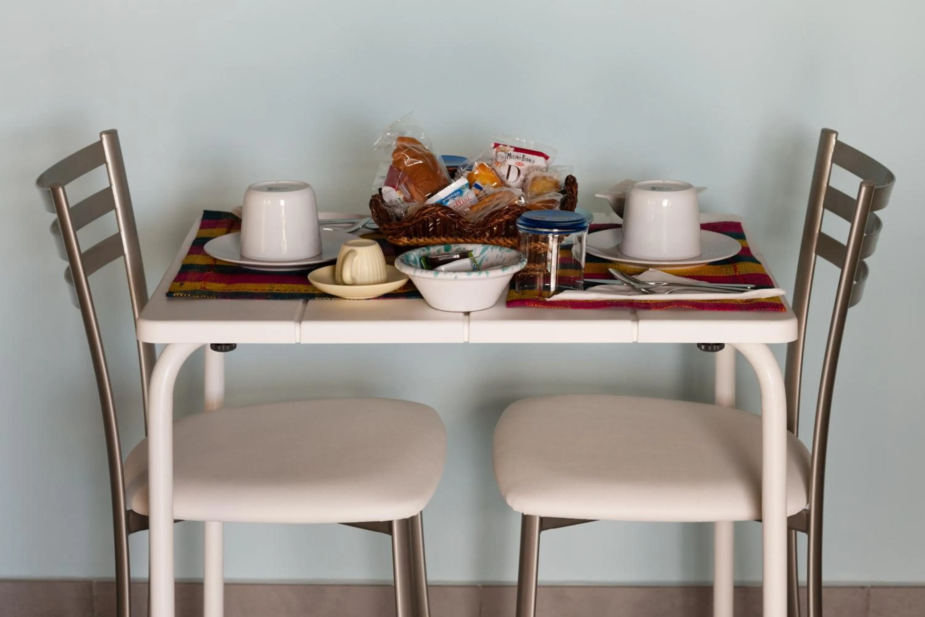 Coffee/tea facilities in B&B A CASA DI ZIA LUISA