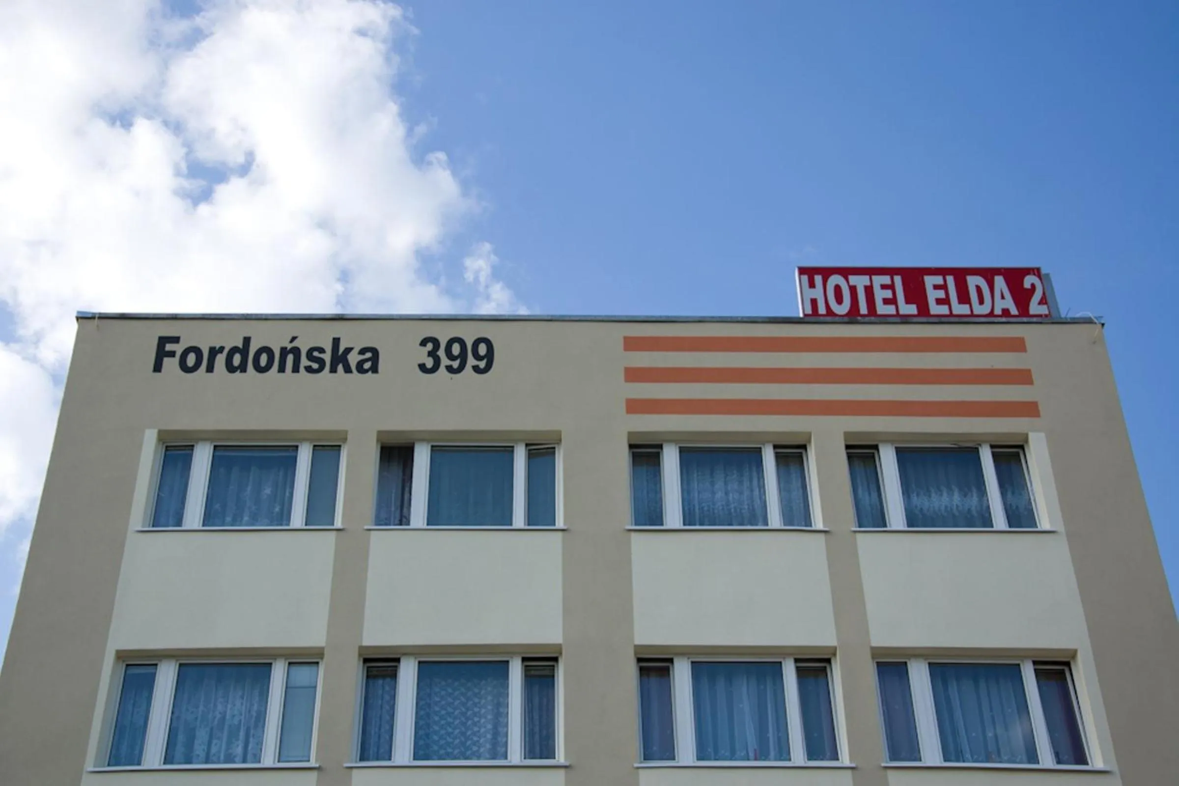 Property building in Hotel Elda 2
