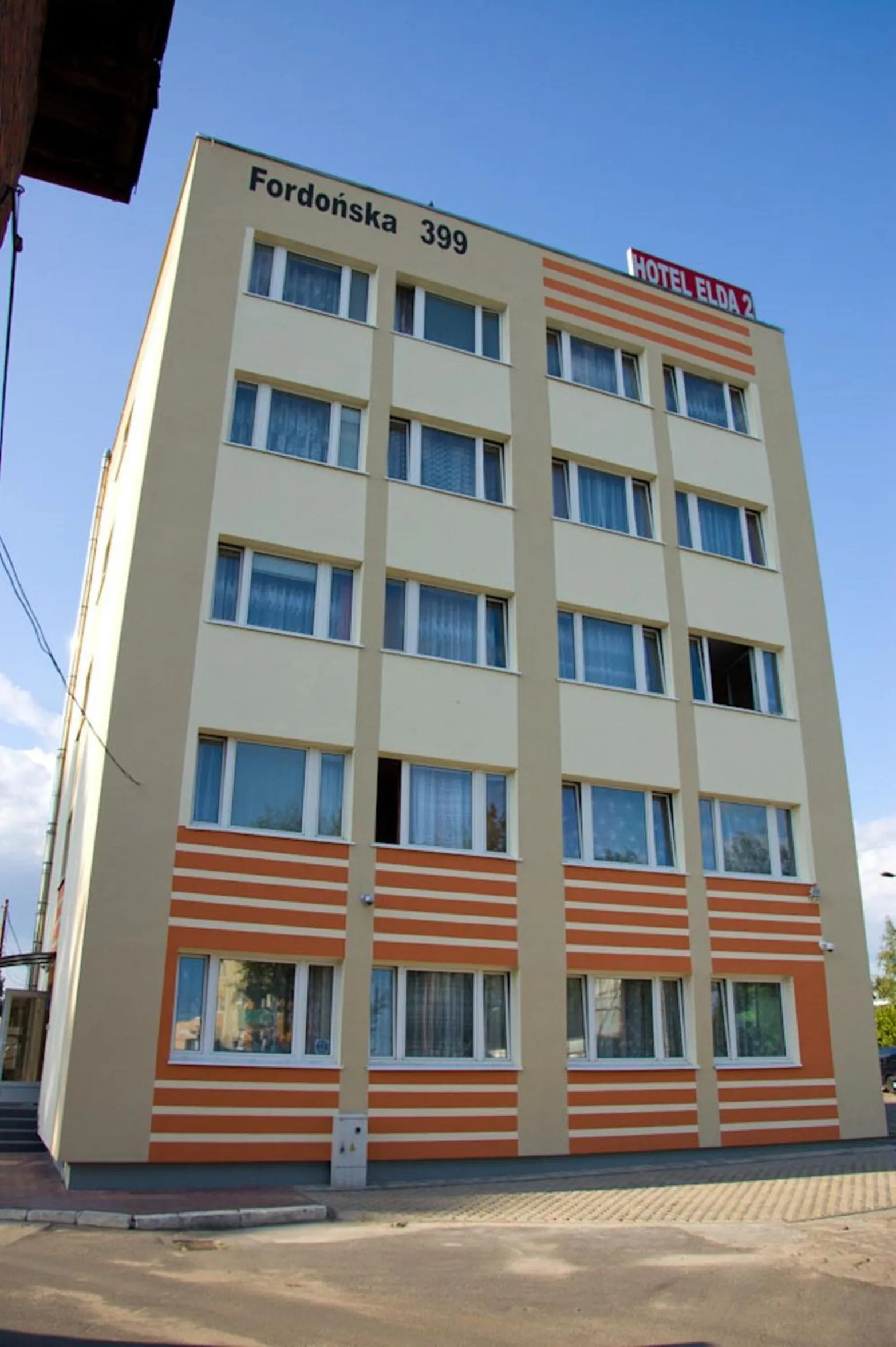 Property building in Hotel Elda 2
