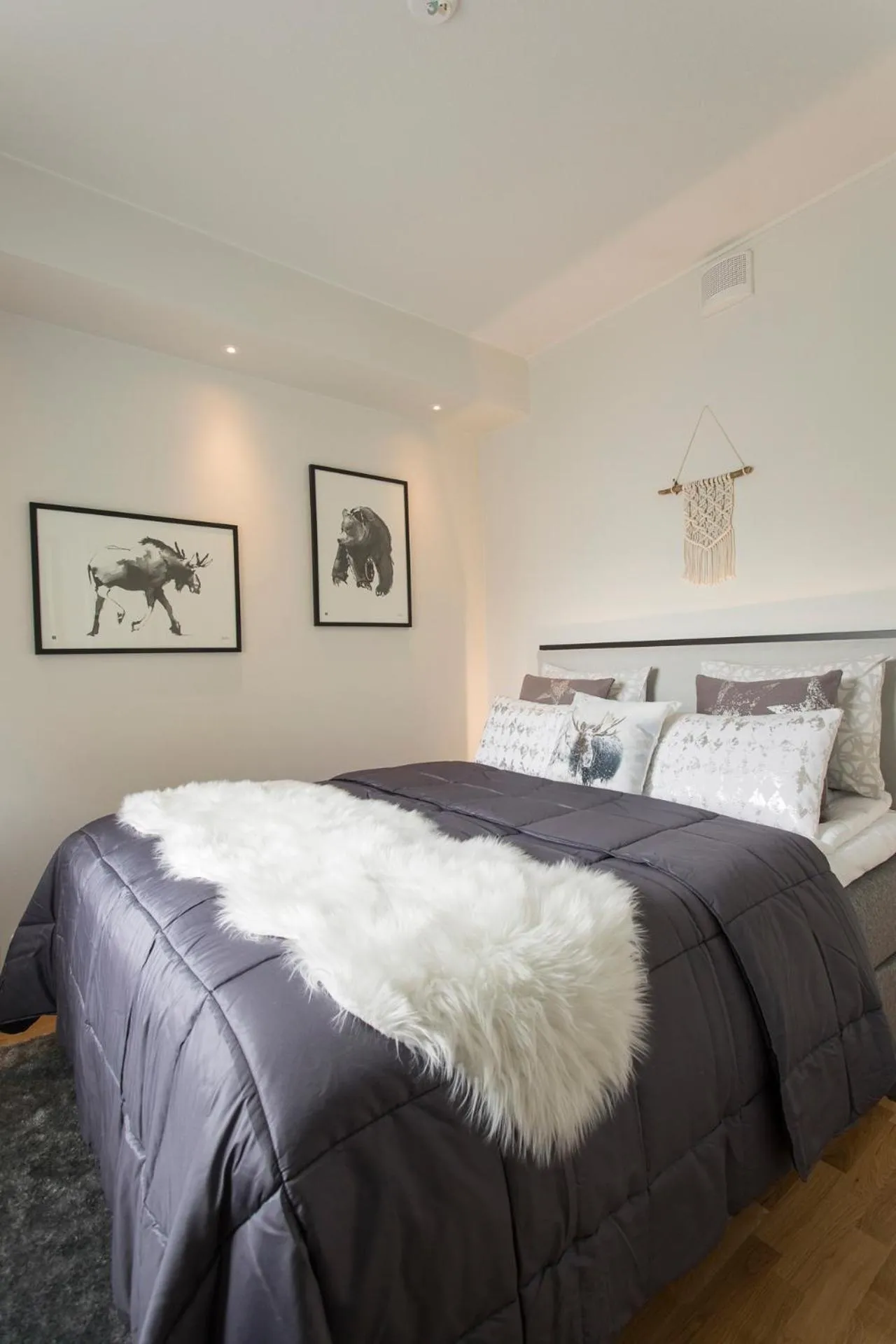 Bed in Vasko luxurious suites, Nouka
