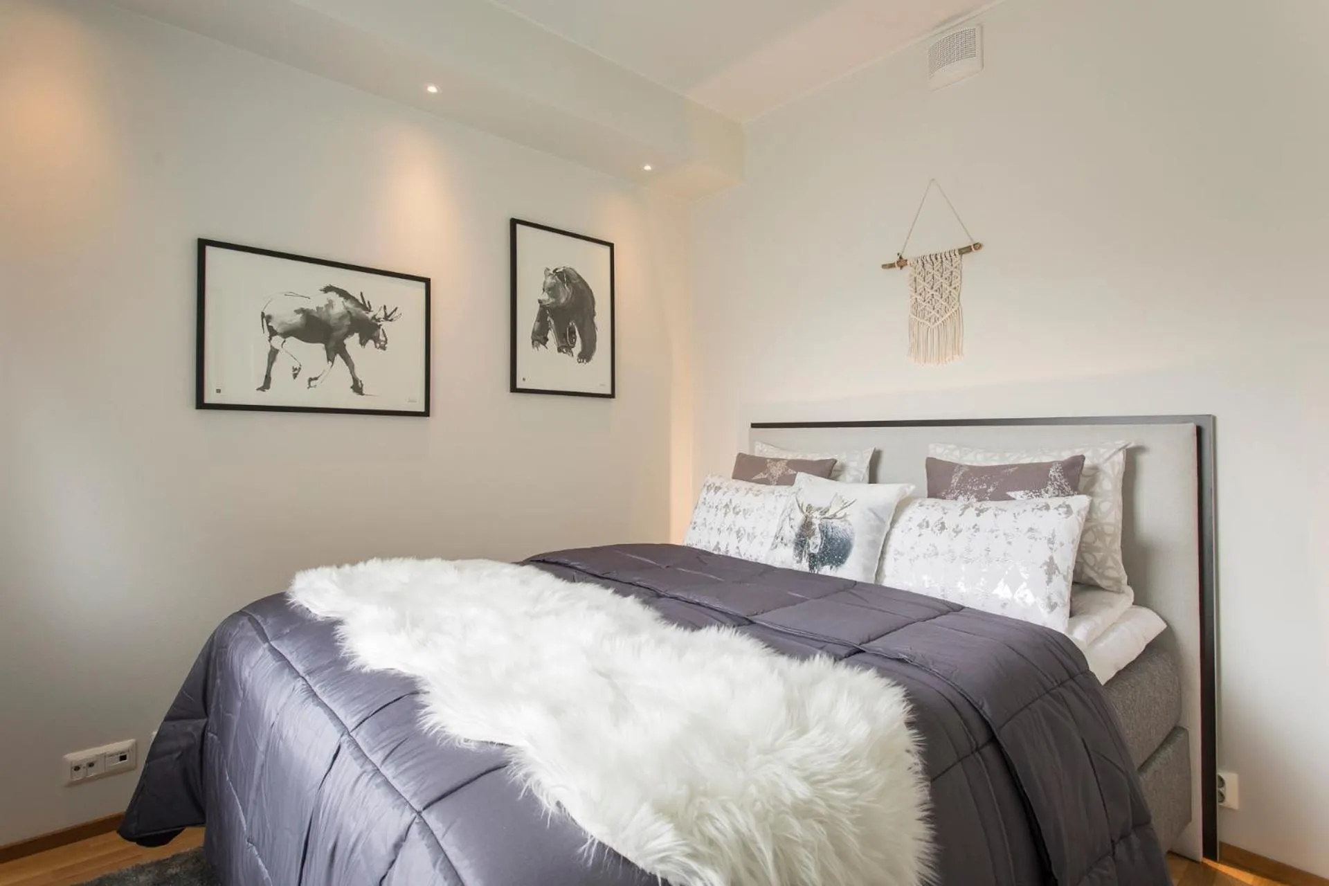 Bed in Vasko luxurious suites, Nouka