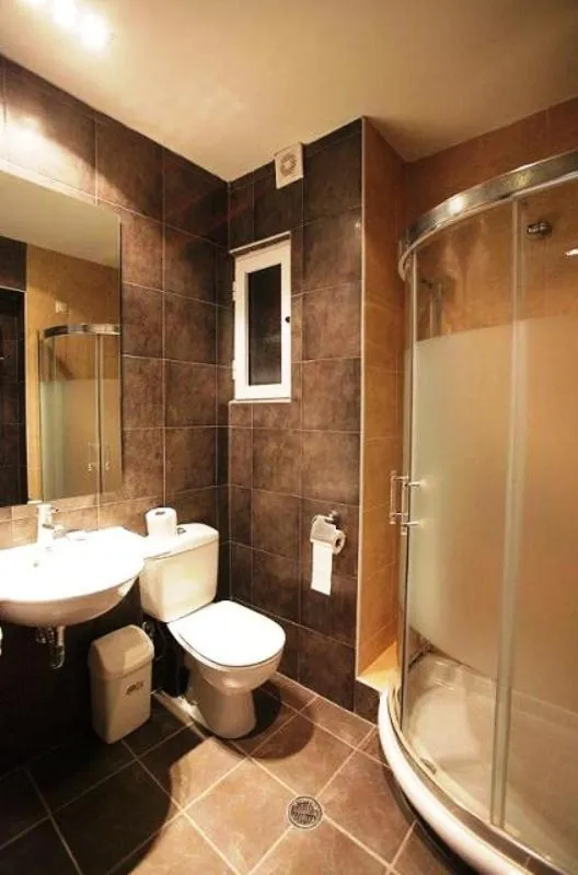 Bathroom in Aliakmon Hotel