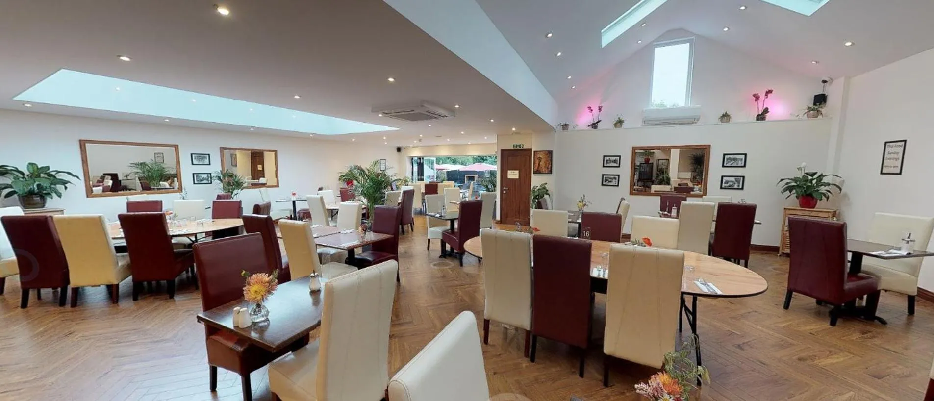 Dining area in The Castle Inn Hotel Bramber