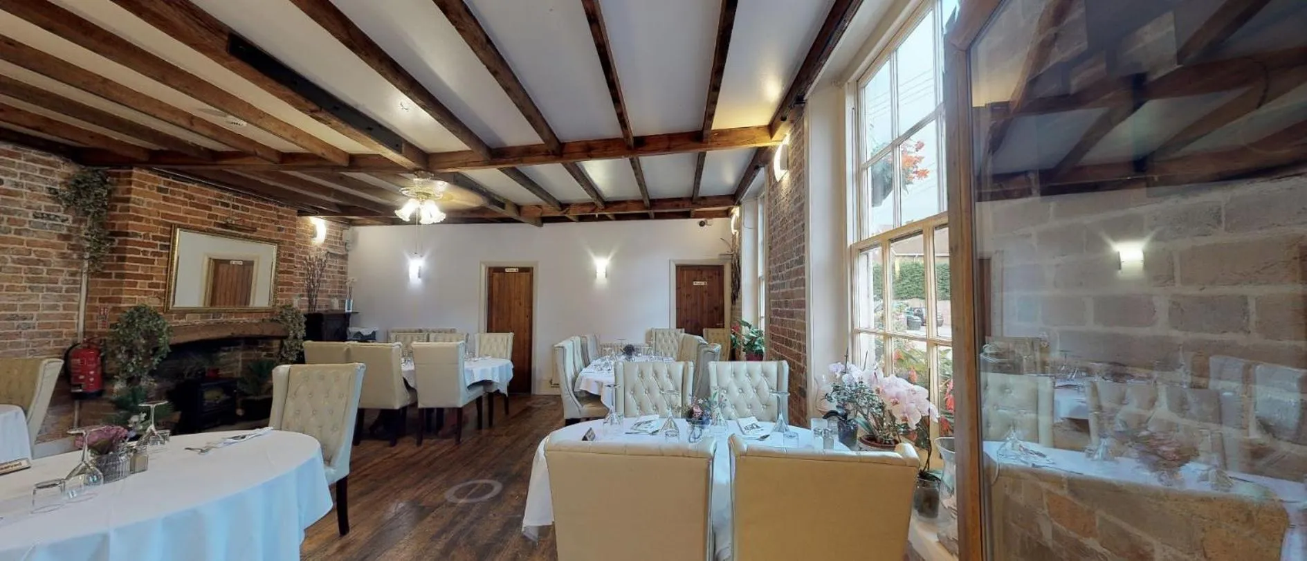 Dining area in The Castle Inn Hotel Bramber