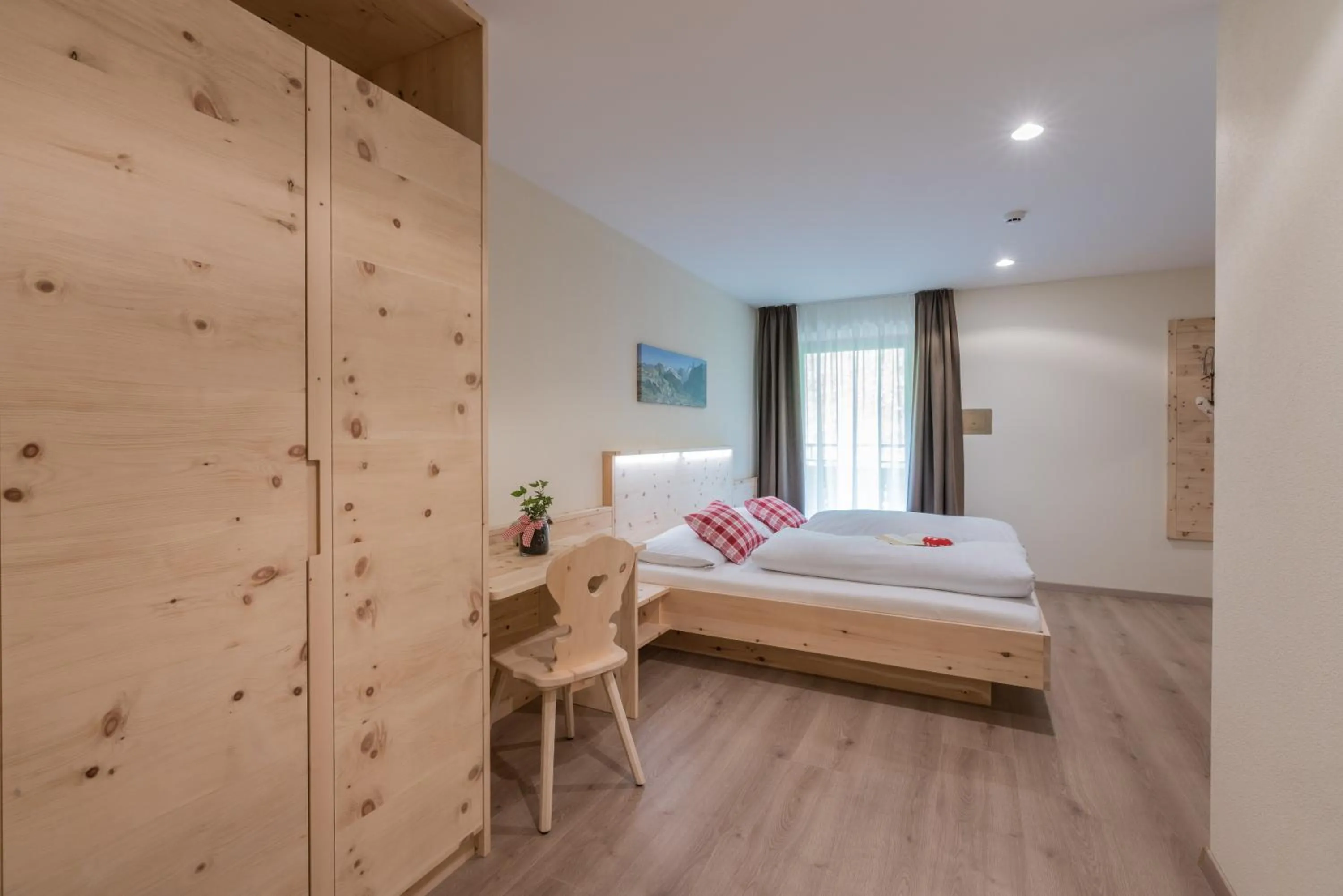 Bedroom, Bed in Hotel Alpenrast