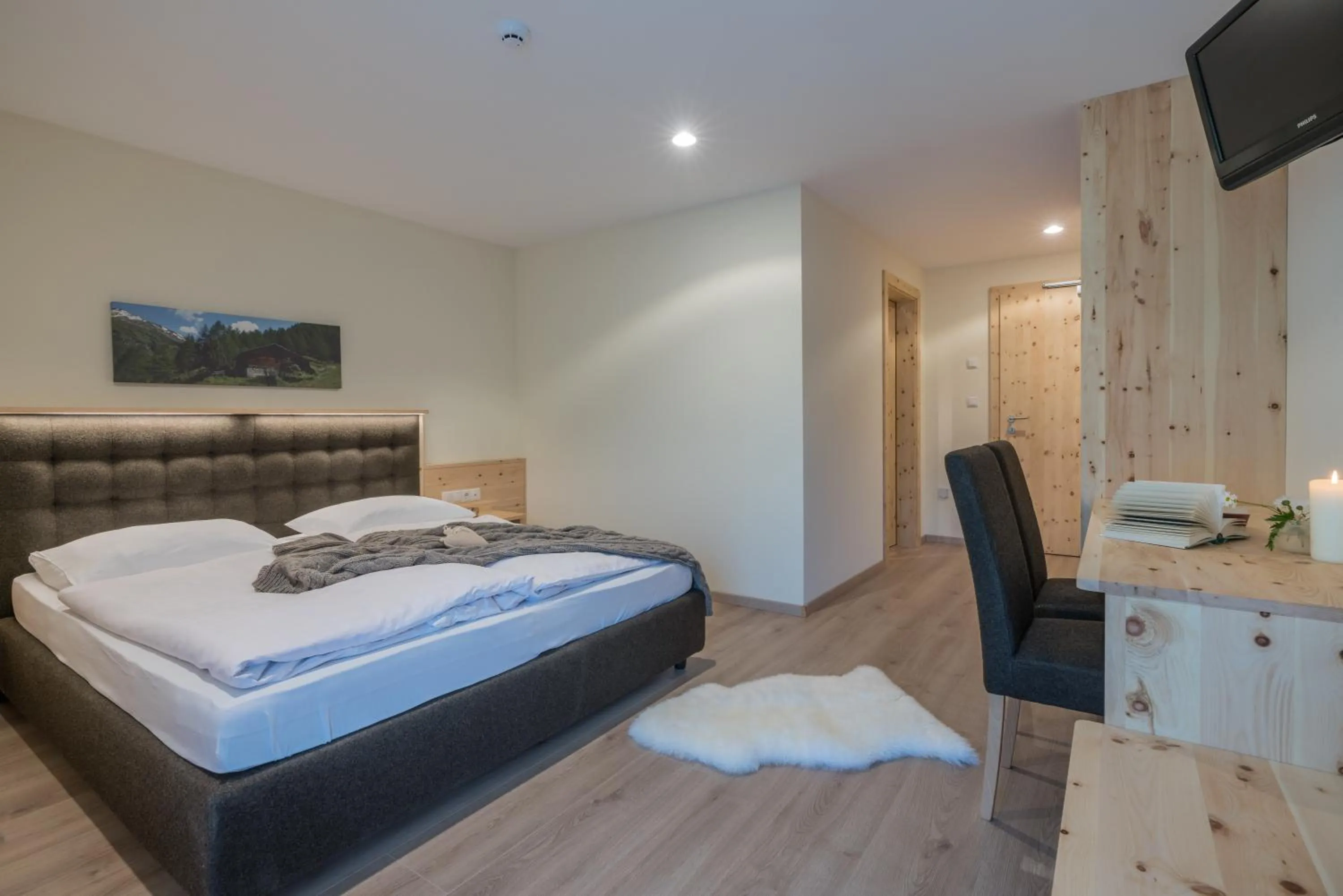 Bedroom, Bed in Hotel Alpenrast