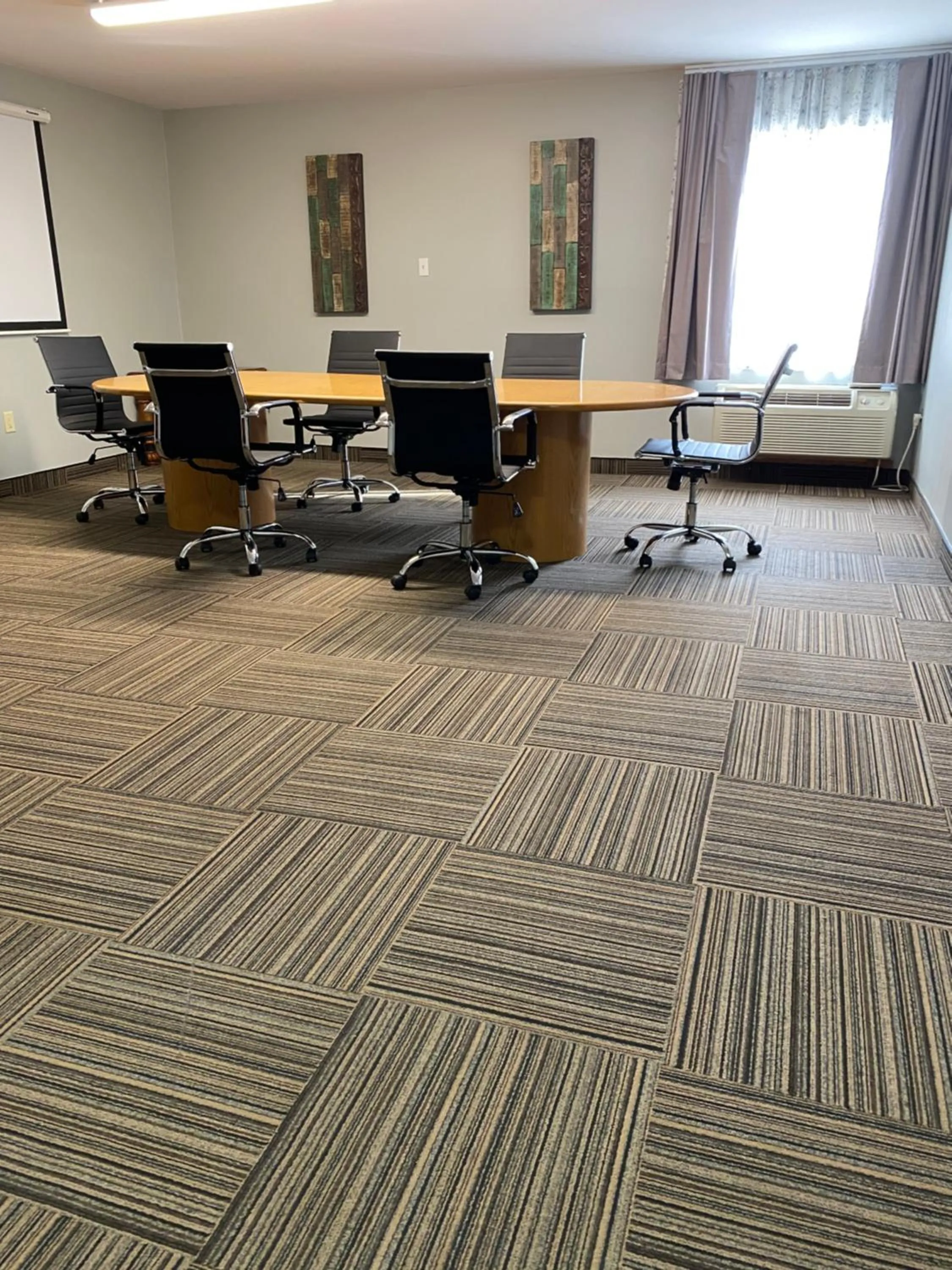Meeting/conference room in Travelodge by Wyndham Miramichi New Brunswick