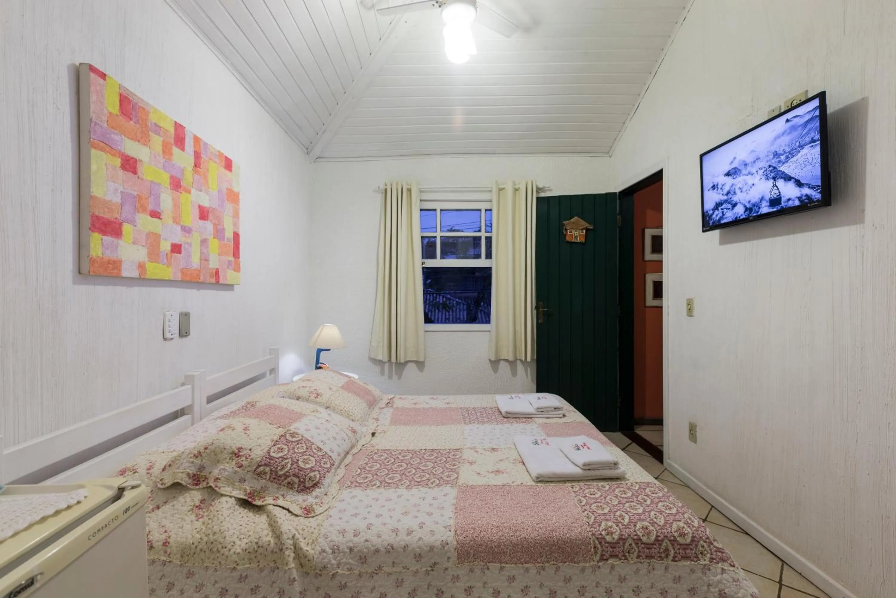 Photo of the whole room, Bed in Pousada Chez Nice