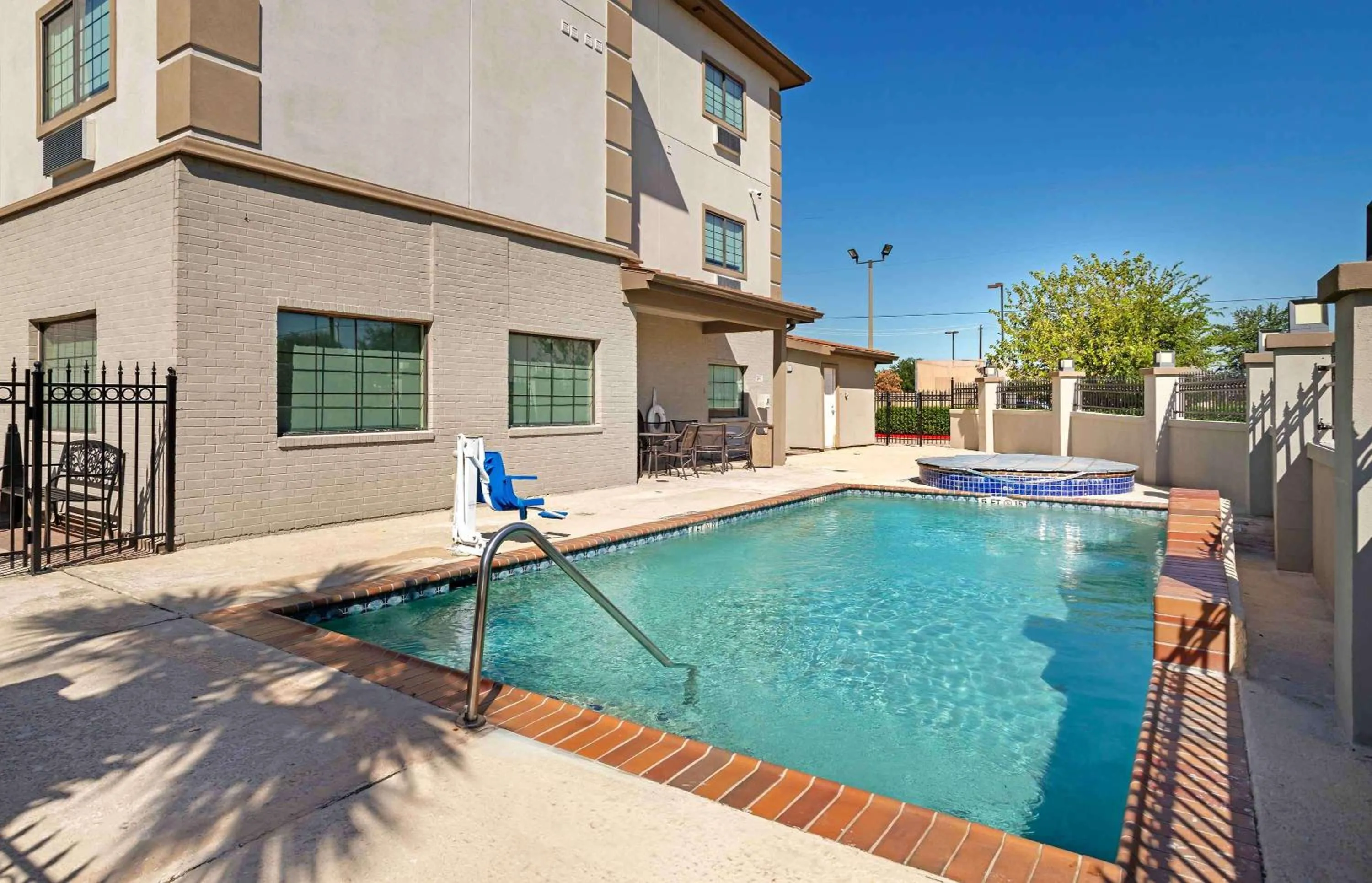 Pool view in Extended Stay America Suites - Baytown