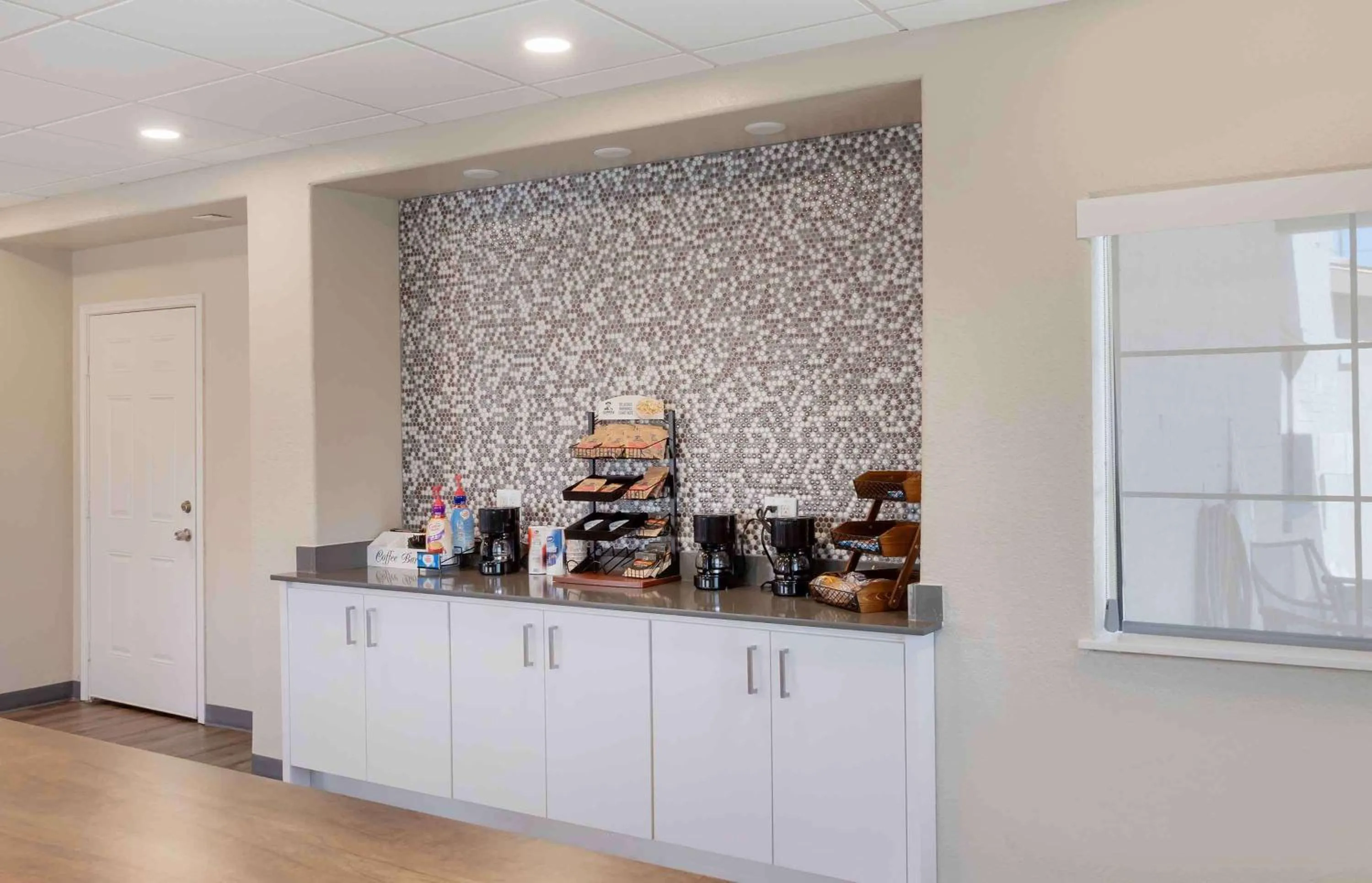 Breakfast in Extended Stay America Suites - Baytown