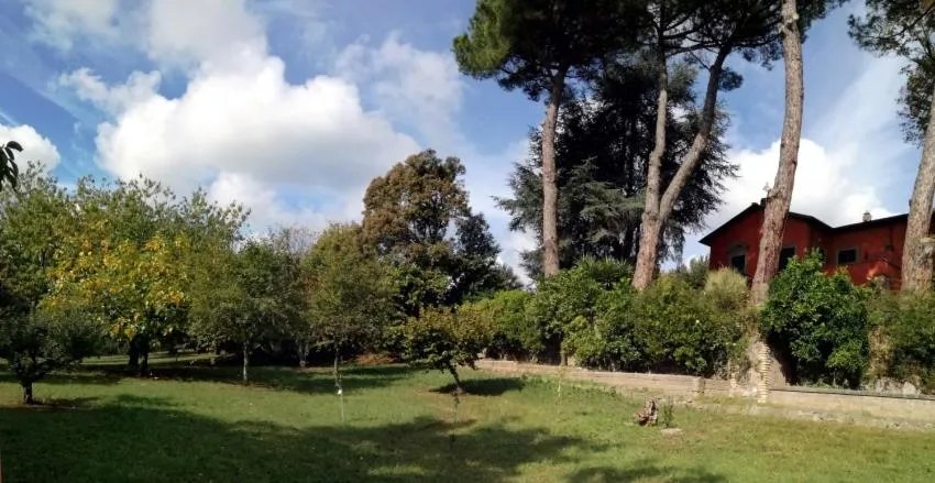 Garden in Vigna dell'Agrifoglio Home Residence di Eugenio Azzolini