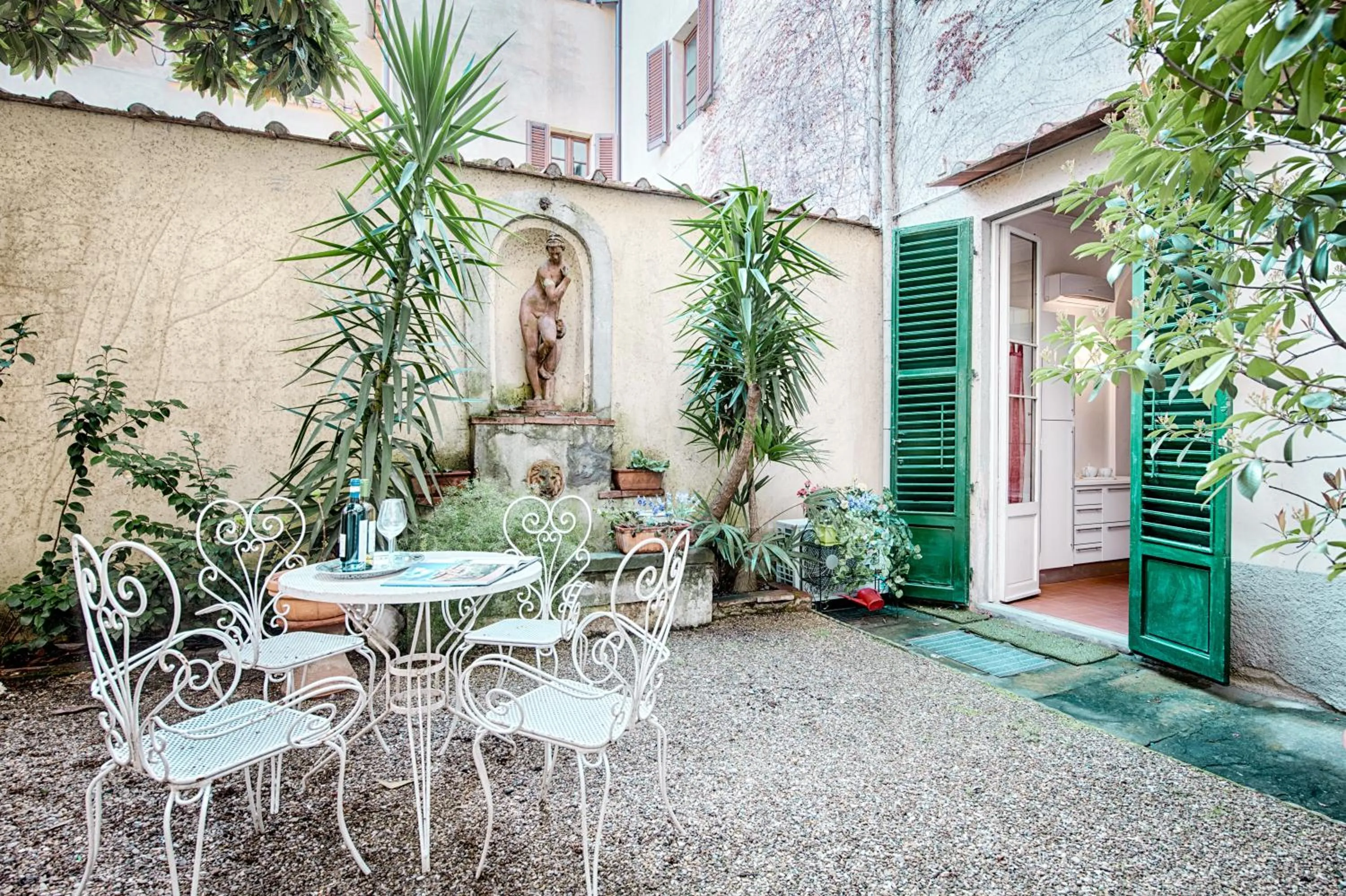 Property building in Corte al Duomo by Mmega