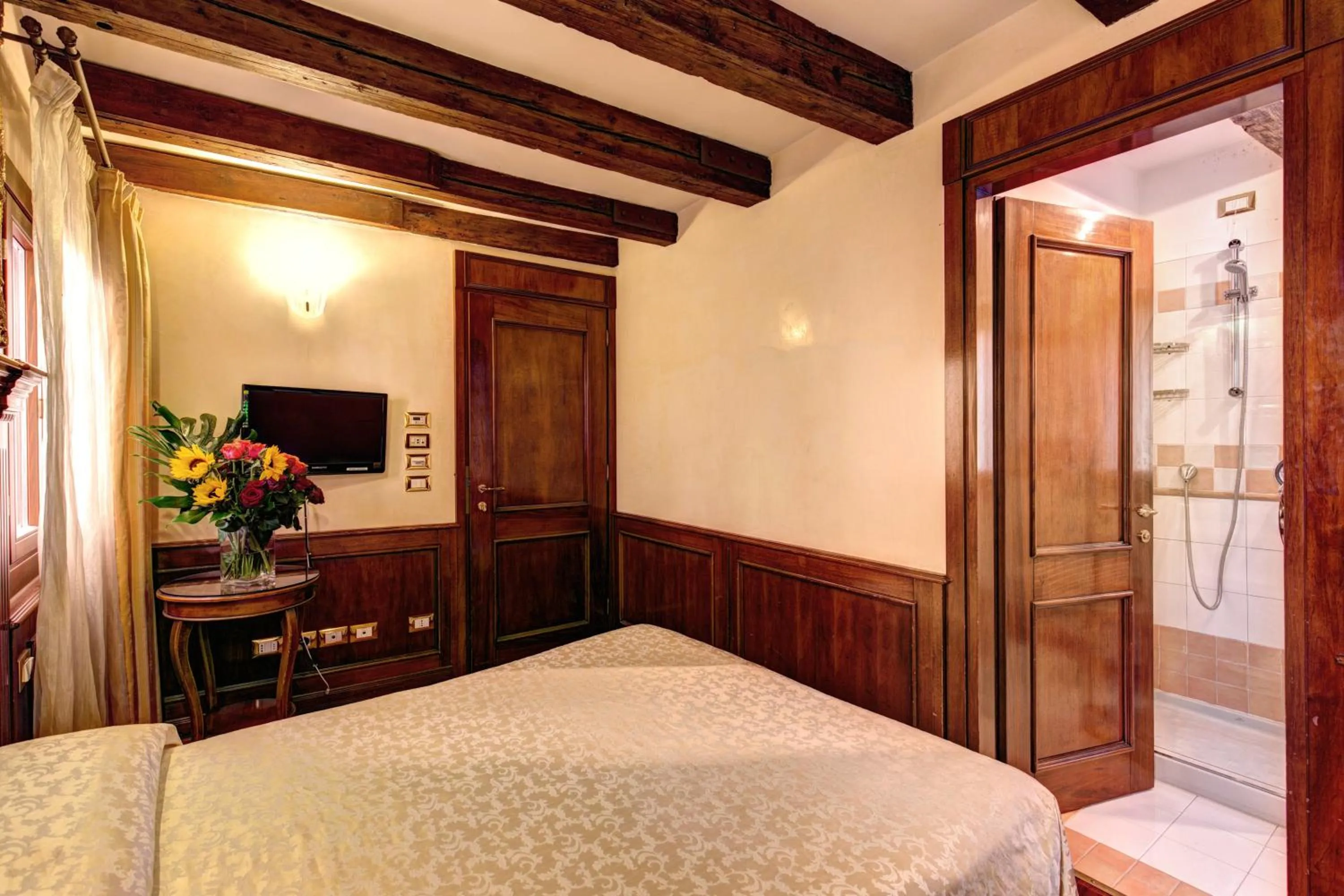 Bedroom, Bed in Palazzo La Scala