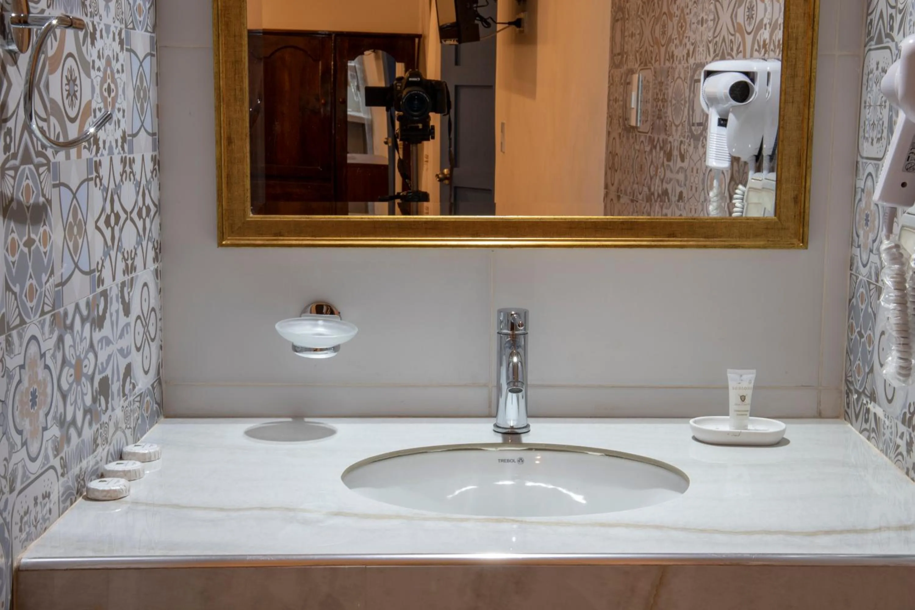 Bathroom in Hotel Rojas Inn