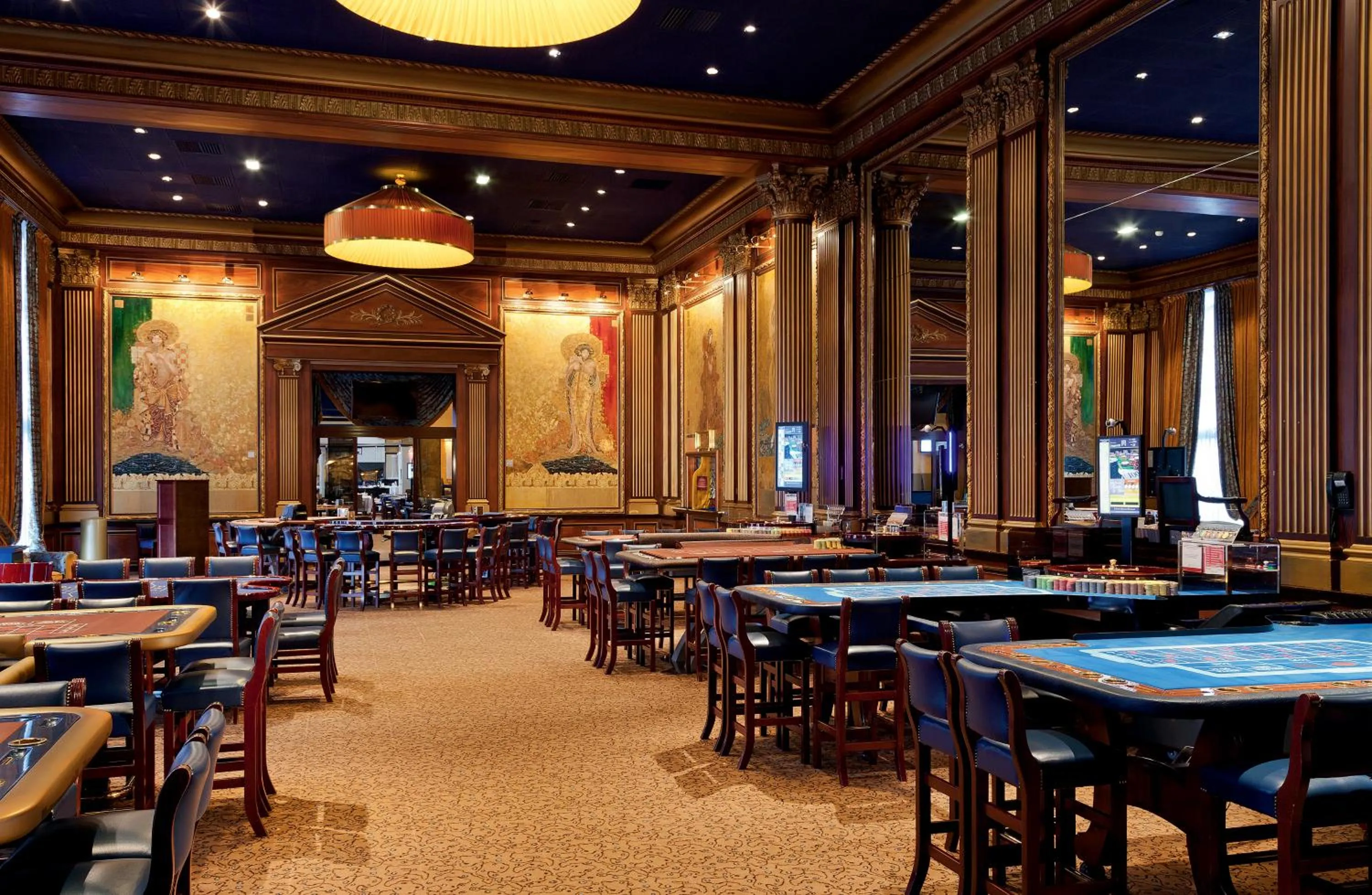 Casino in Hôtel Barrière le Grand Hôtel Enghien-les-Bains