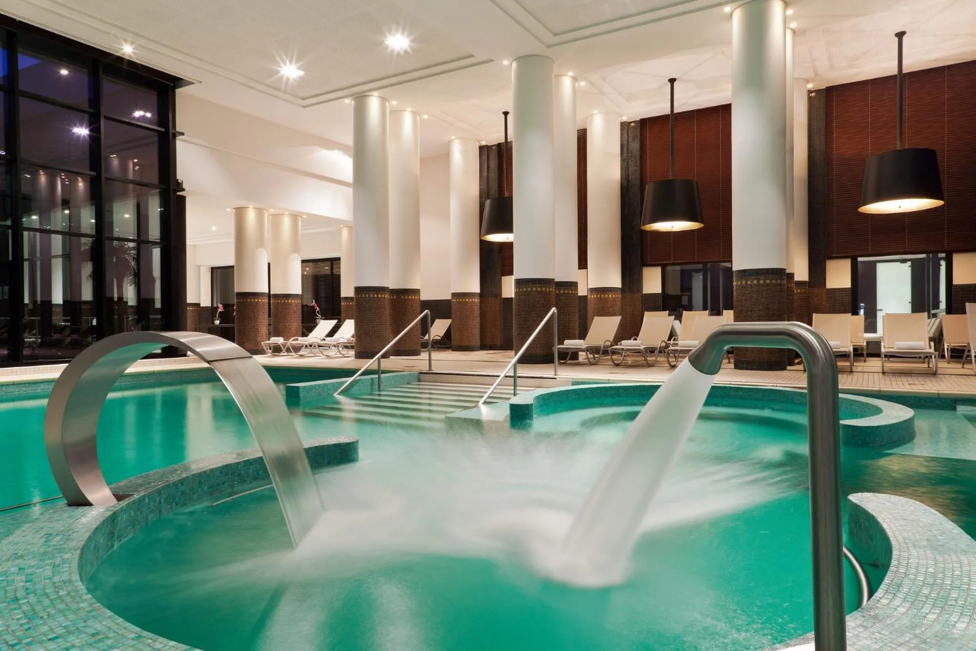 Spa and wellness centre/facilities in Hôtel Barrière le Grand Hôtel Enghien-les-Bains