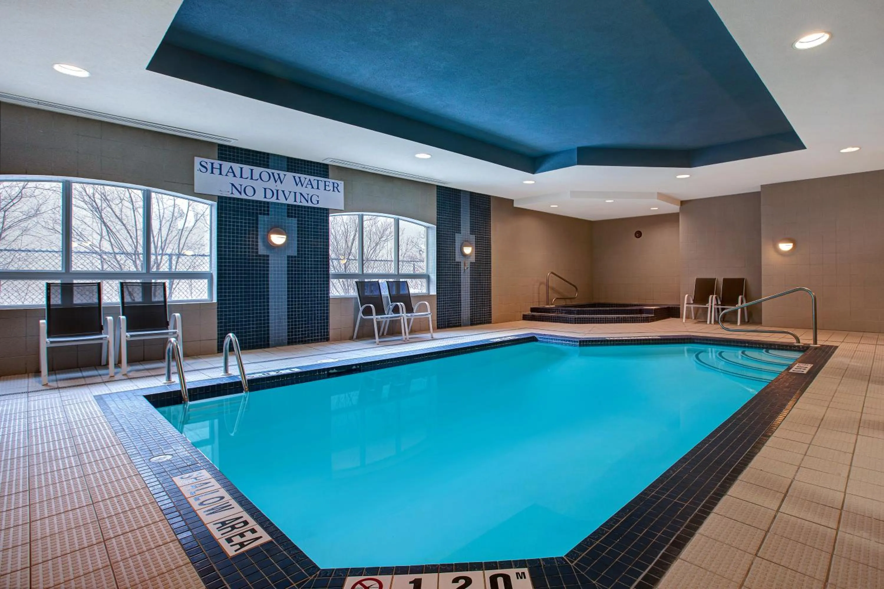 Pool view in Days Inn & Suites by Wyndham Collingwood