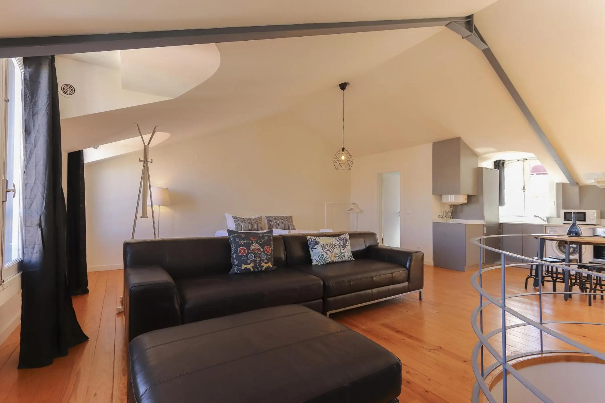 Communal lounge/ TV room in Santa Catarina Stylish by Homing