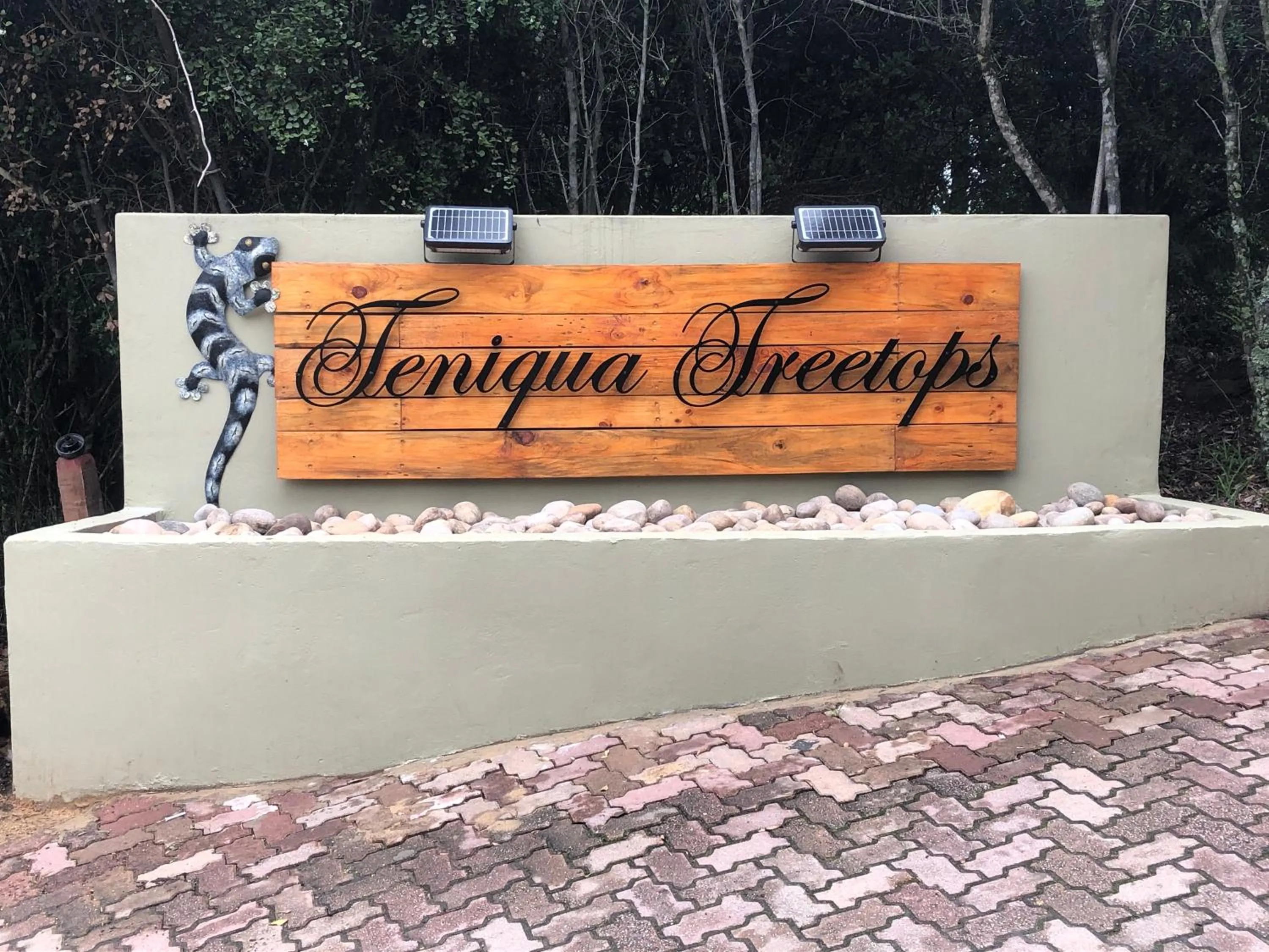 Property building in Teniqua Treetops