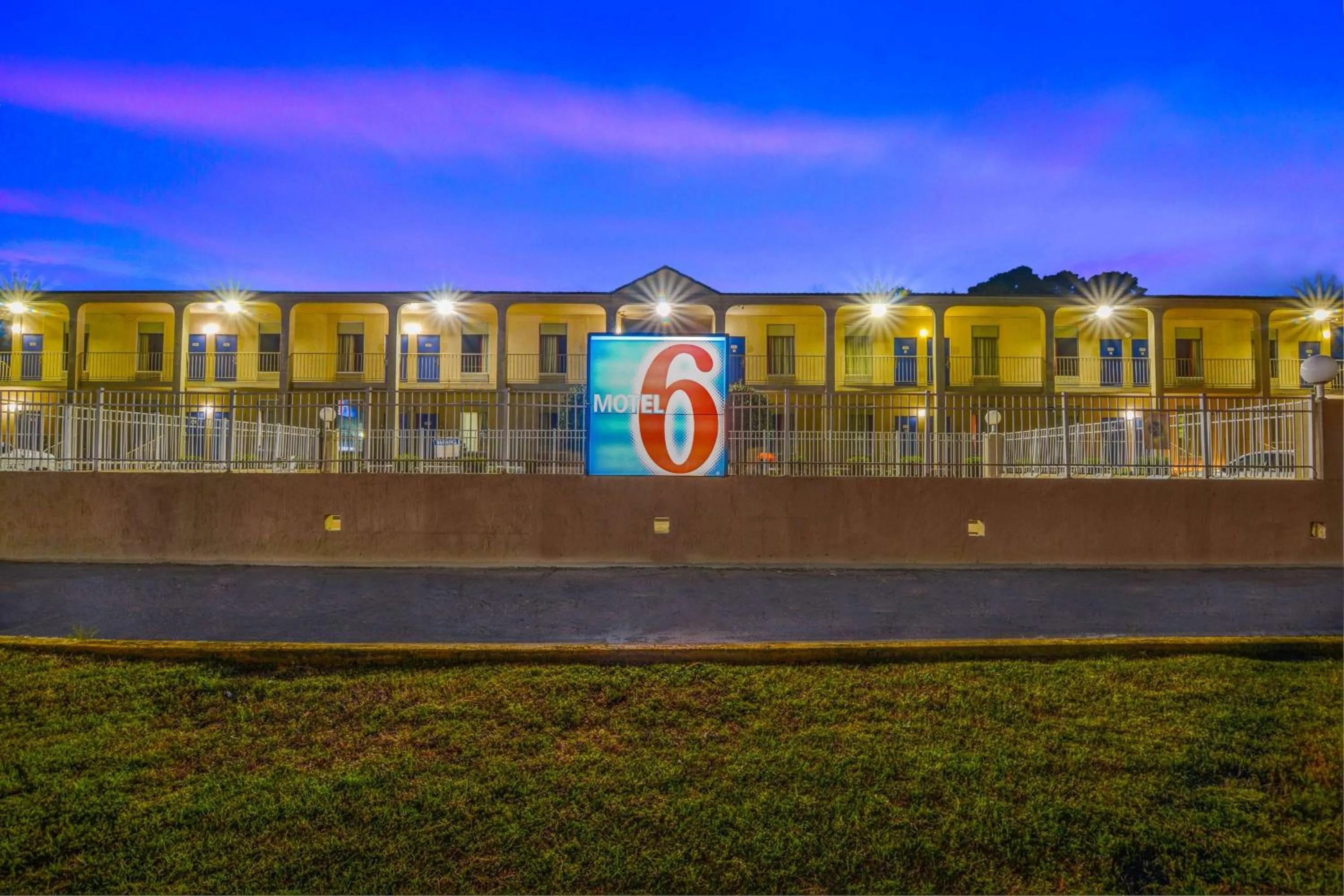 Motel 6-Americus, GA