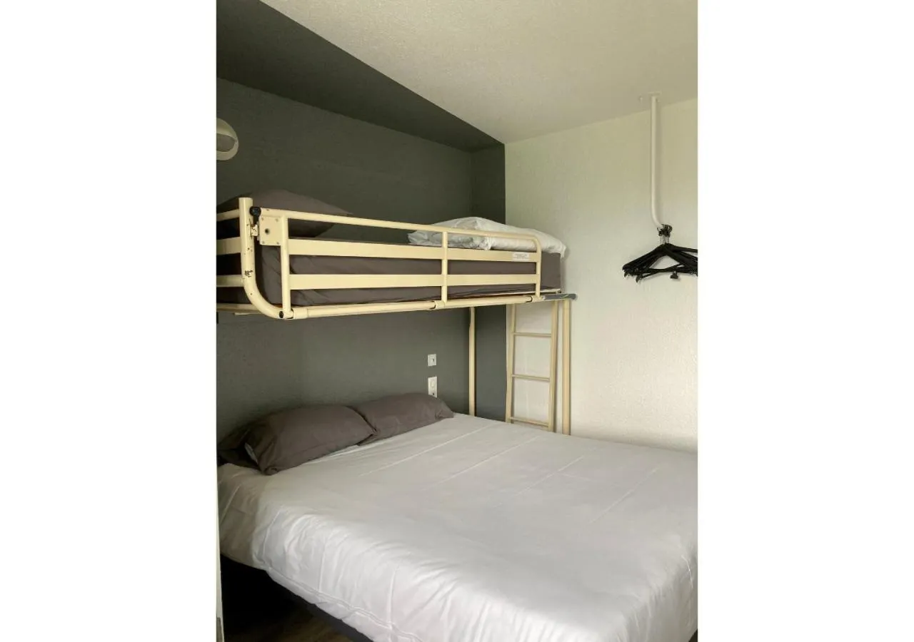 Bedroom, Bed in Première Classe La Rochelle Sud-Aytré