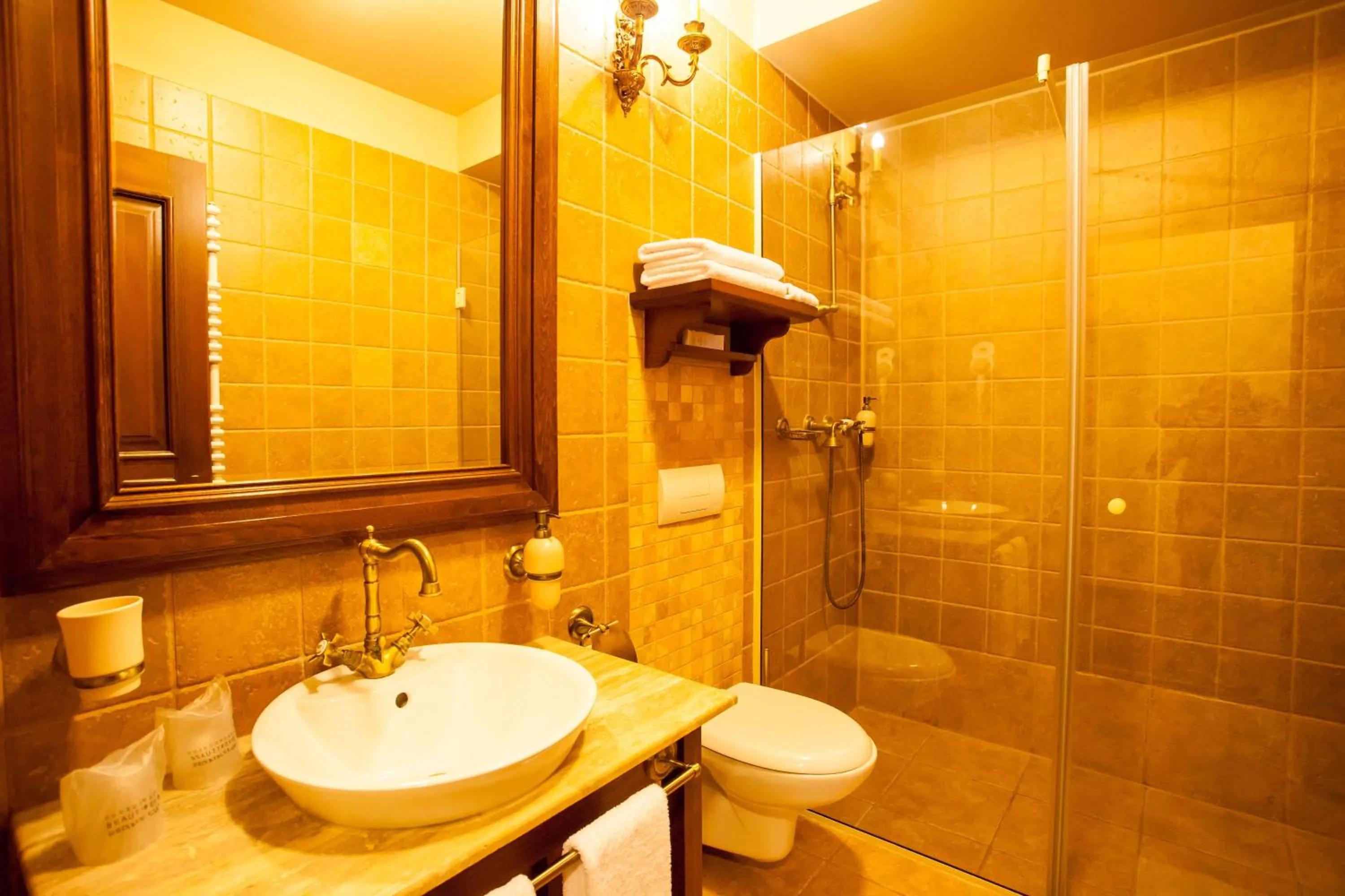 Shower in Hotel Bella Muzica