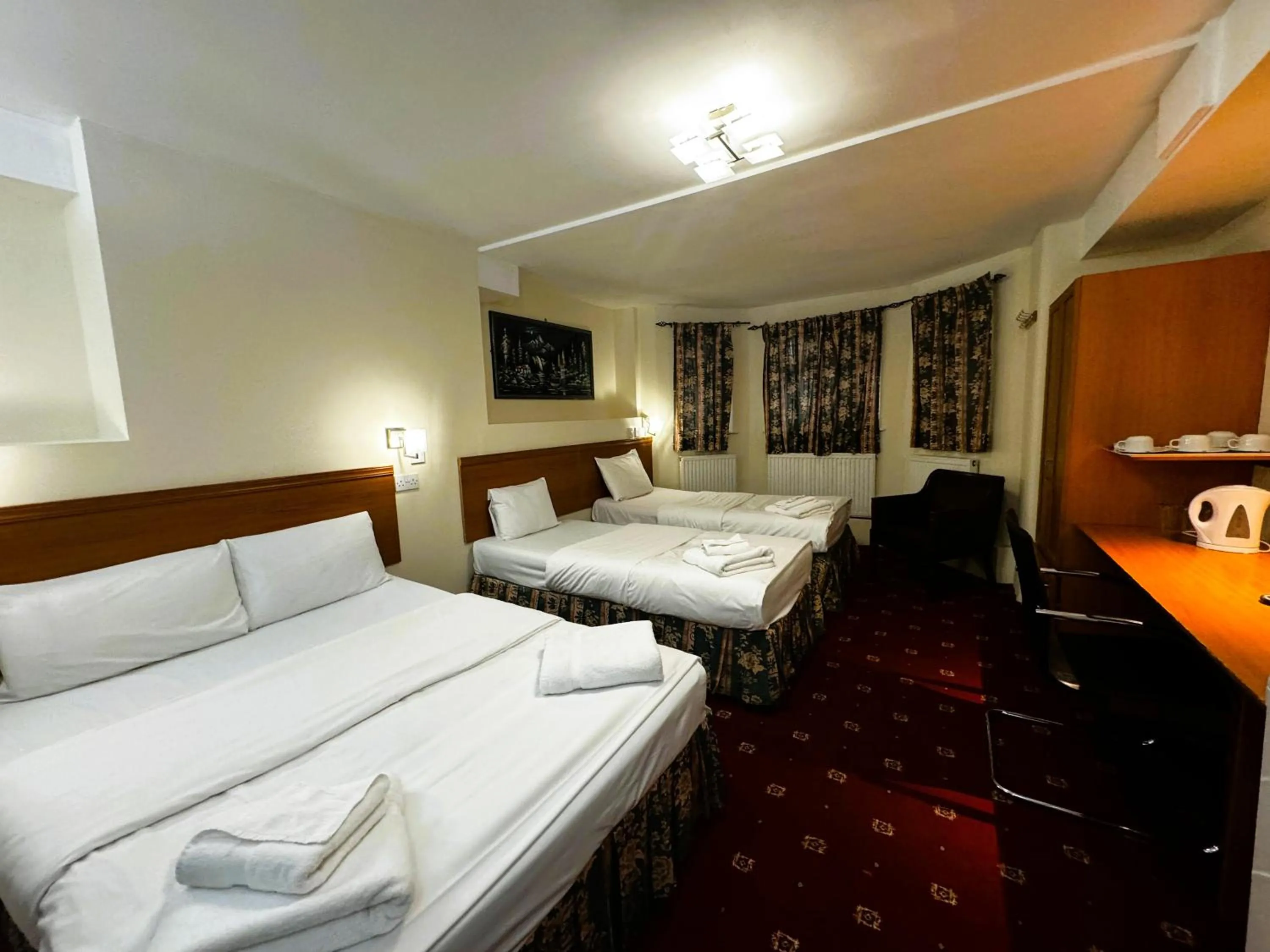 Bed in Bridge Park Hotel