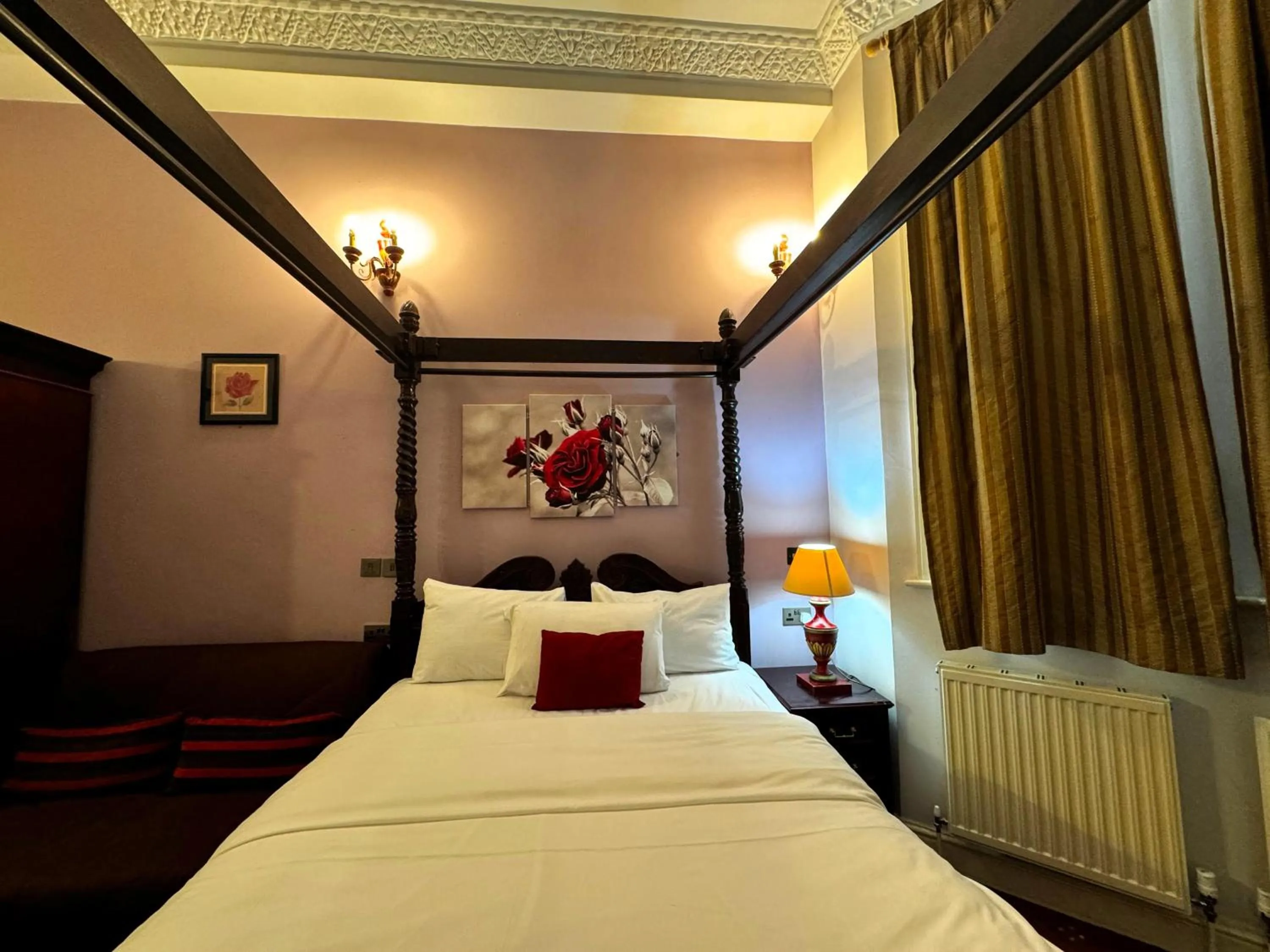 Bed in Bridge Park Hotel