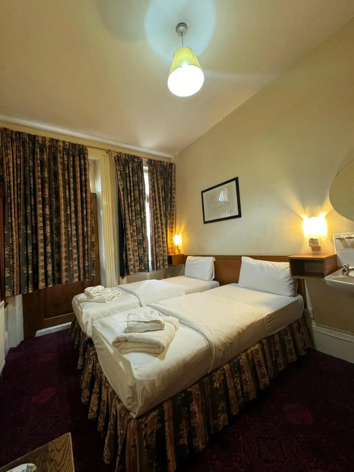 Bed in Bridge Park Hotel