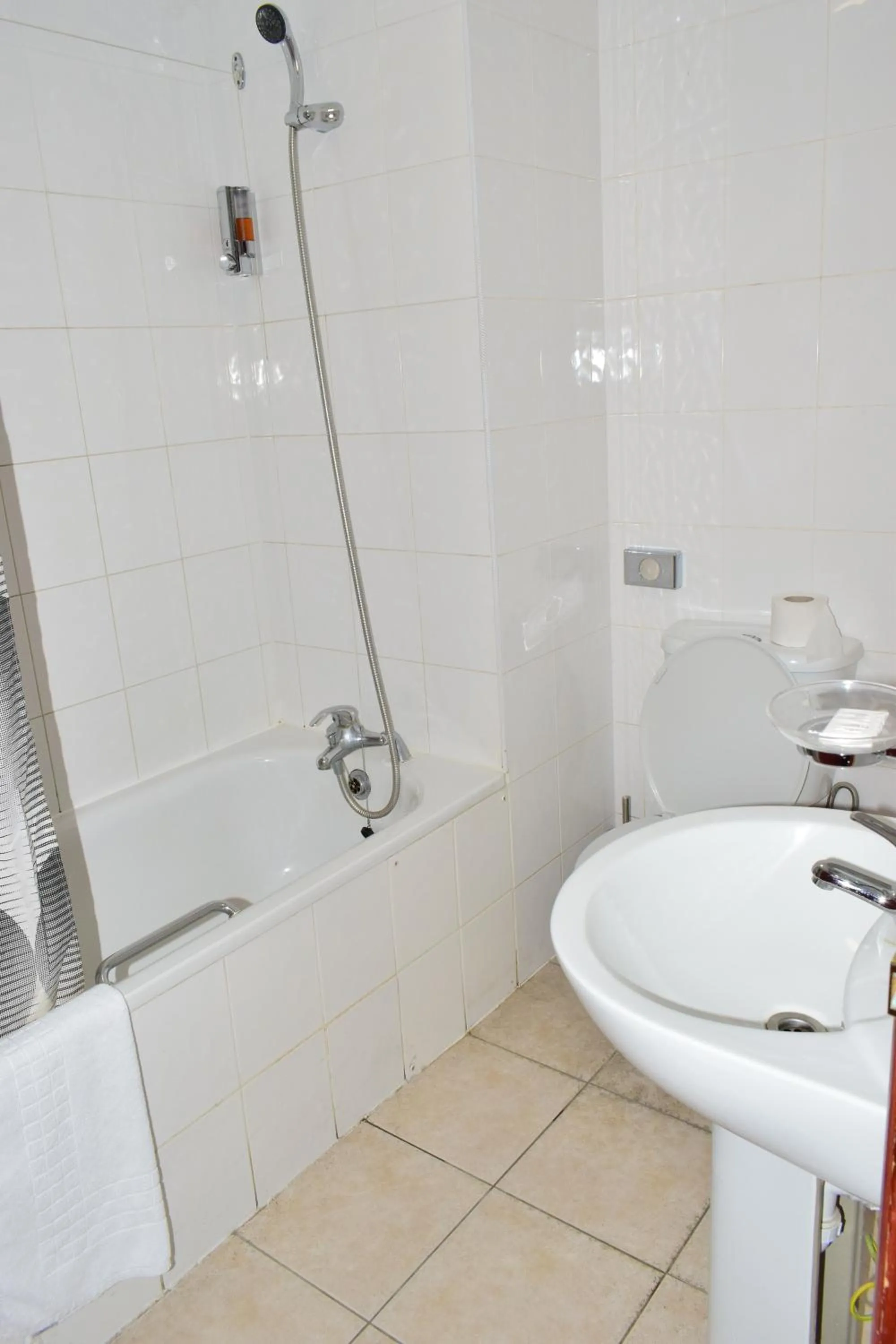 Bathroom in Bridge Park Hotel