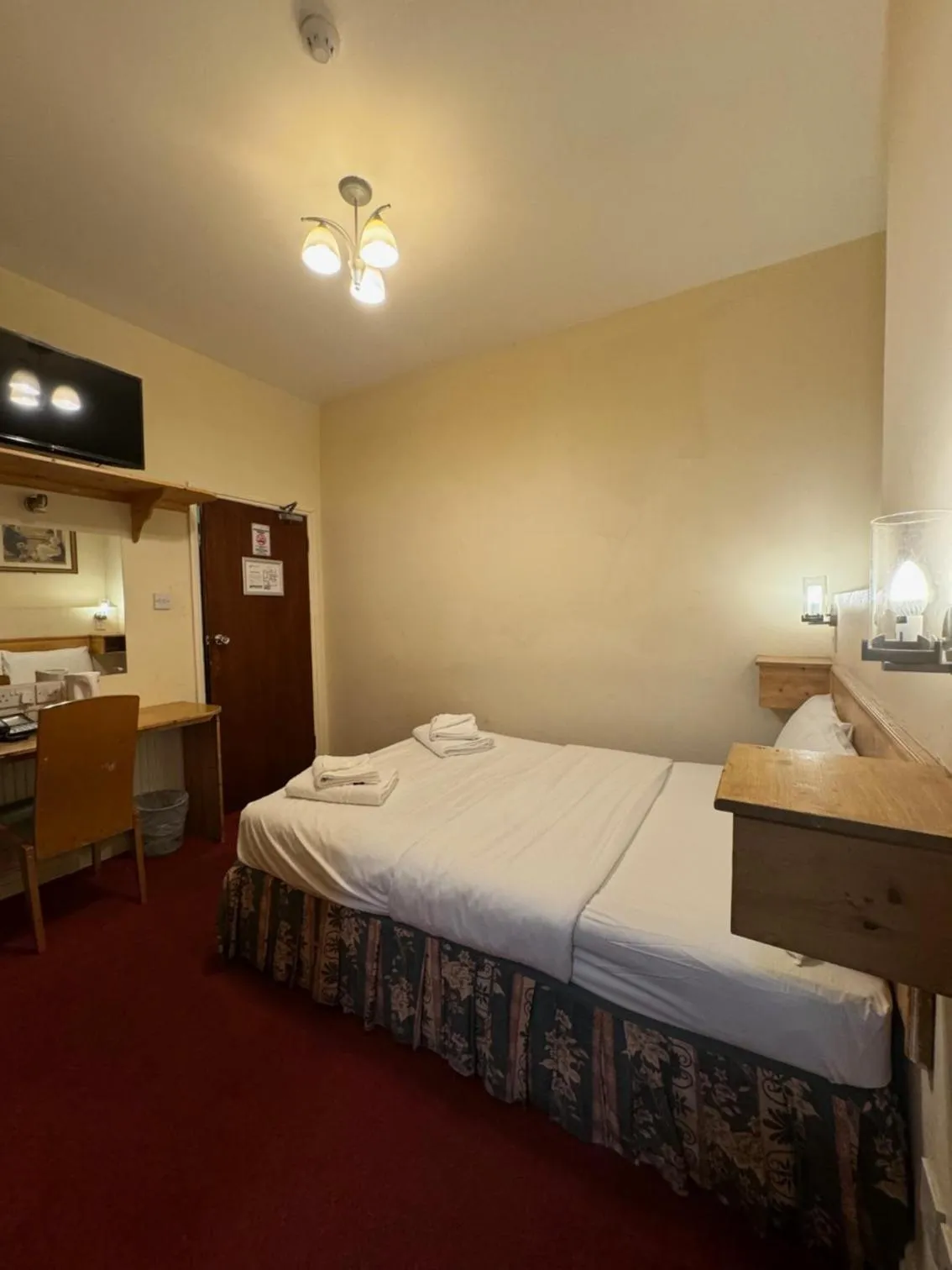 Bed in Bridge Park Hotel