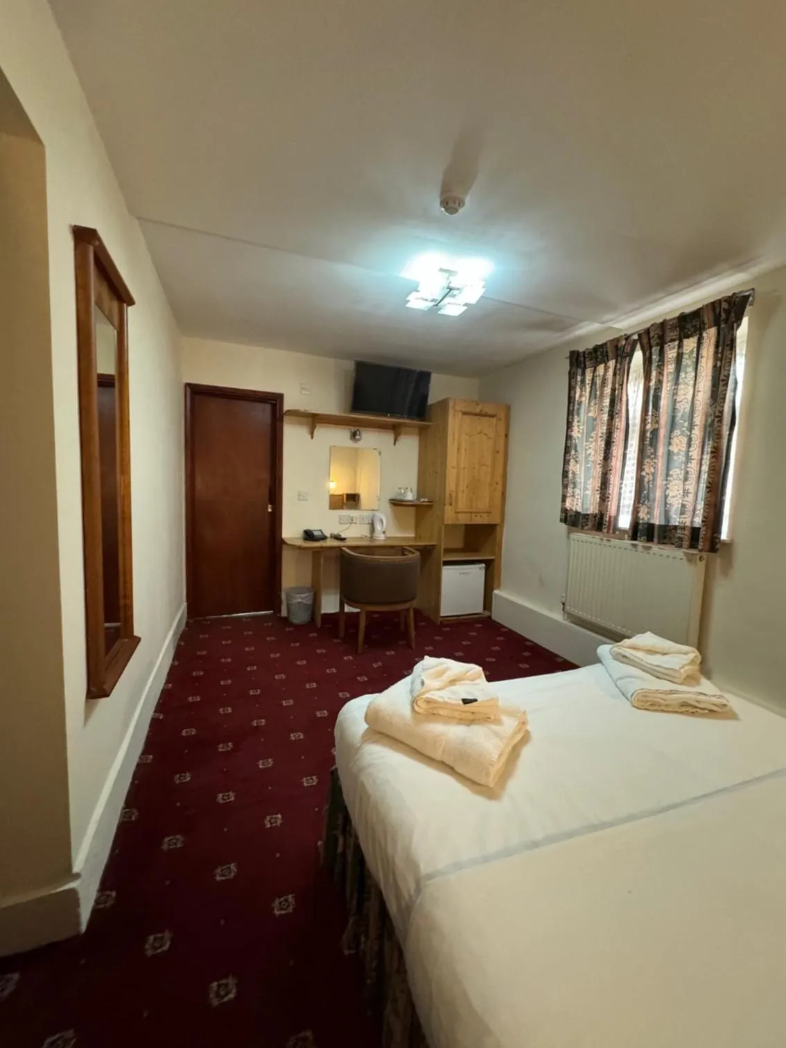 Bed in Bridge Park Hotel