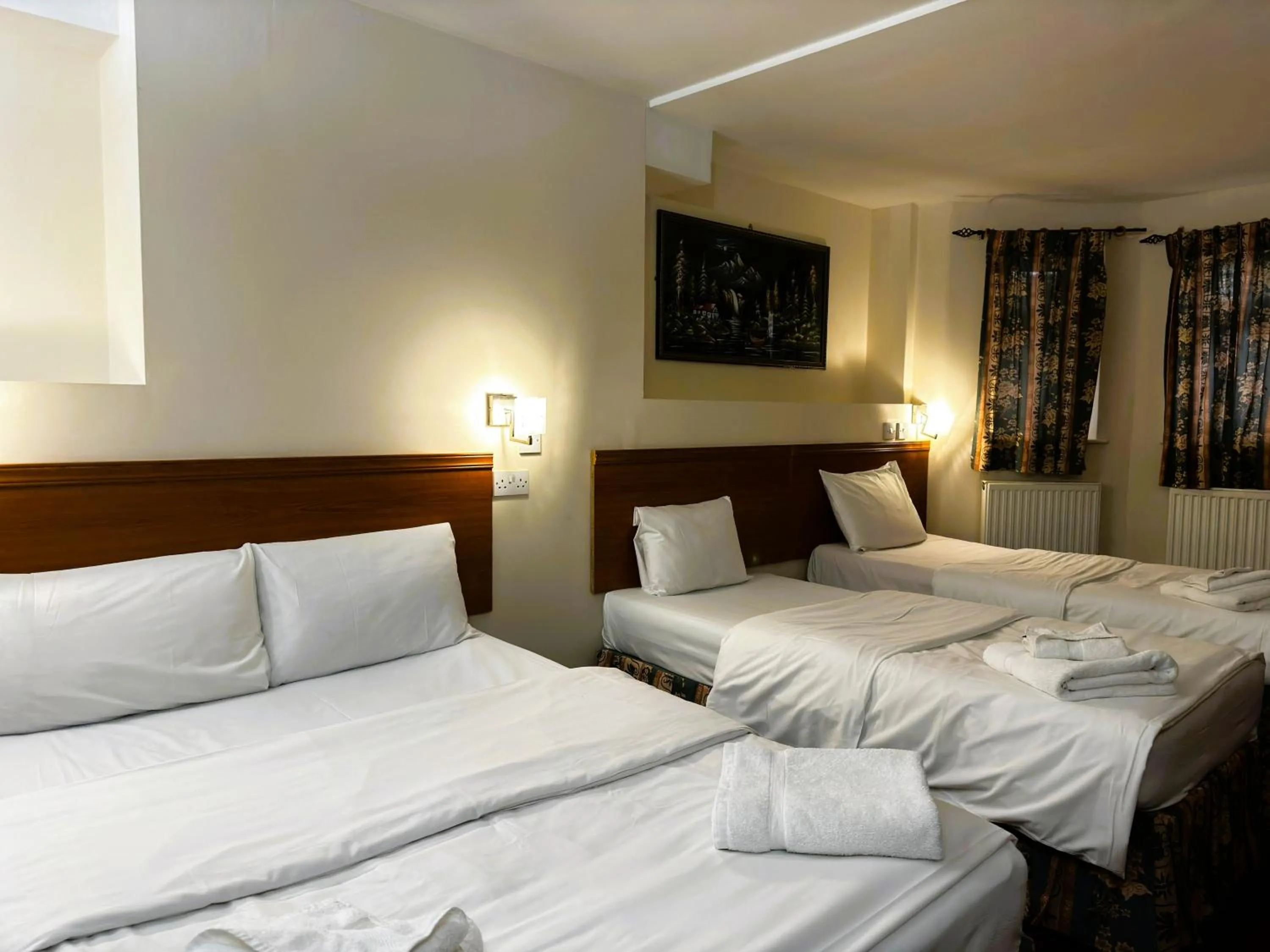 Bed in Bridge Park Hotel