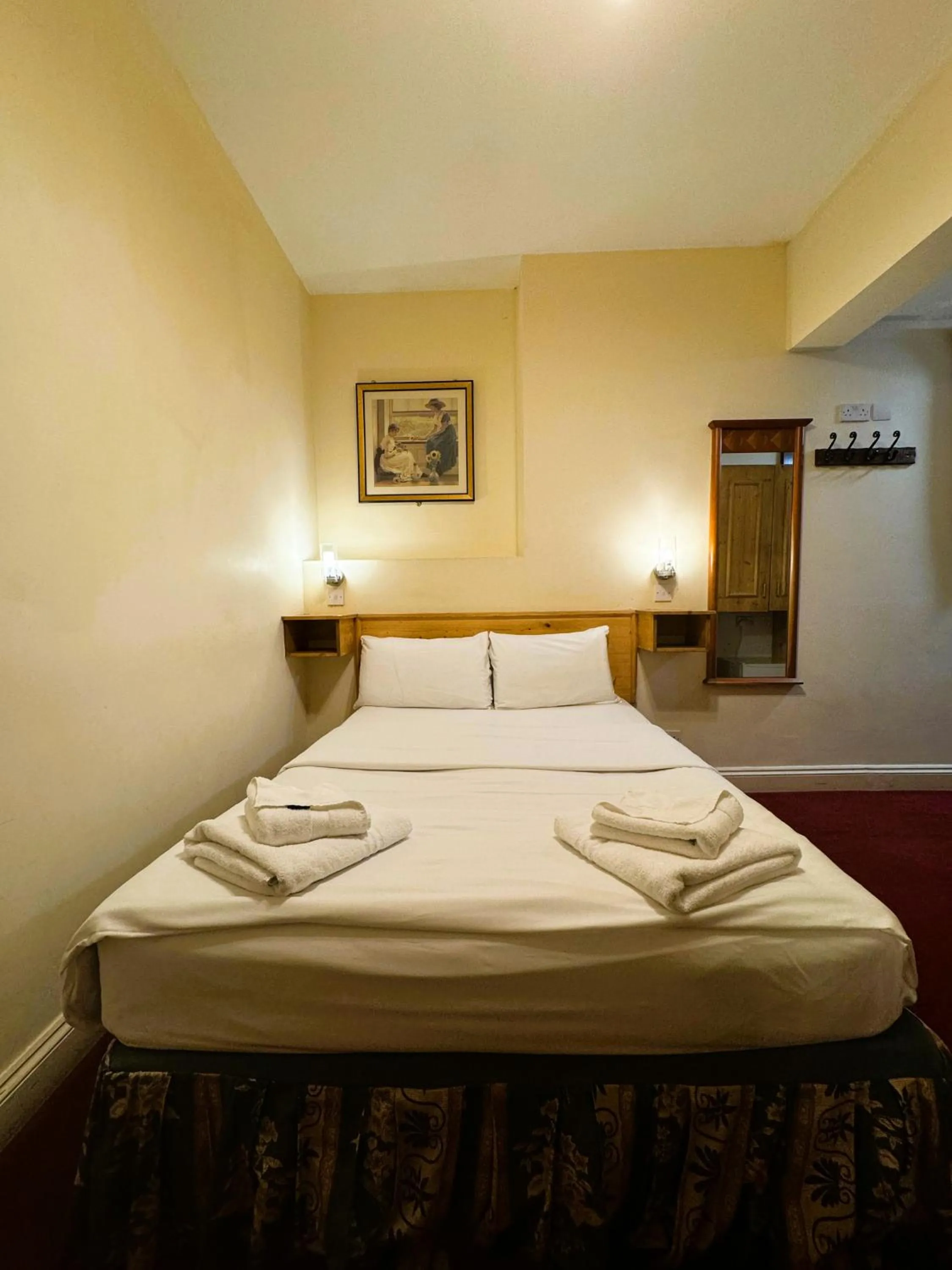 Bed in Bridge Park Hotel