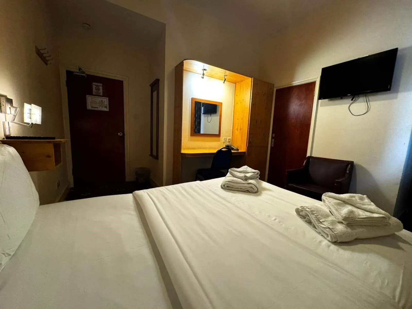 Bed in Bridge Park Hotel