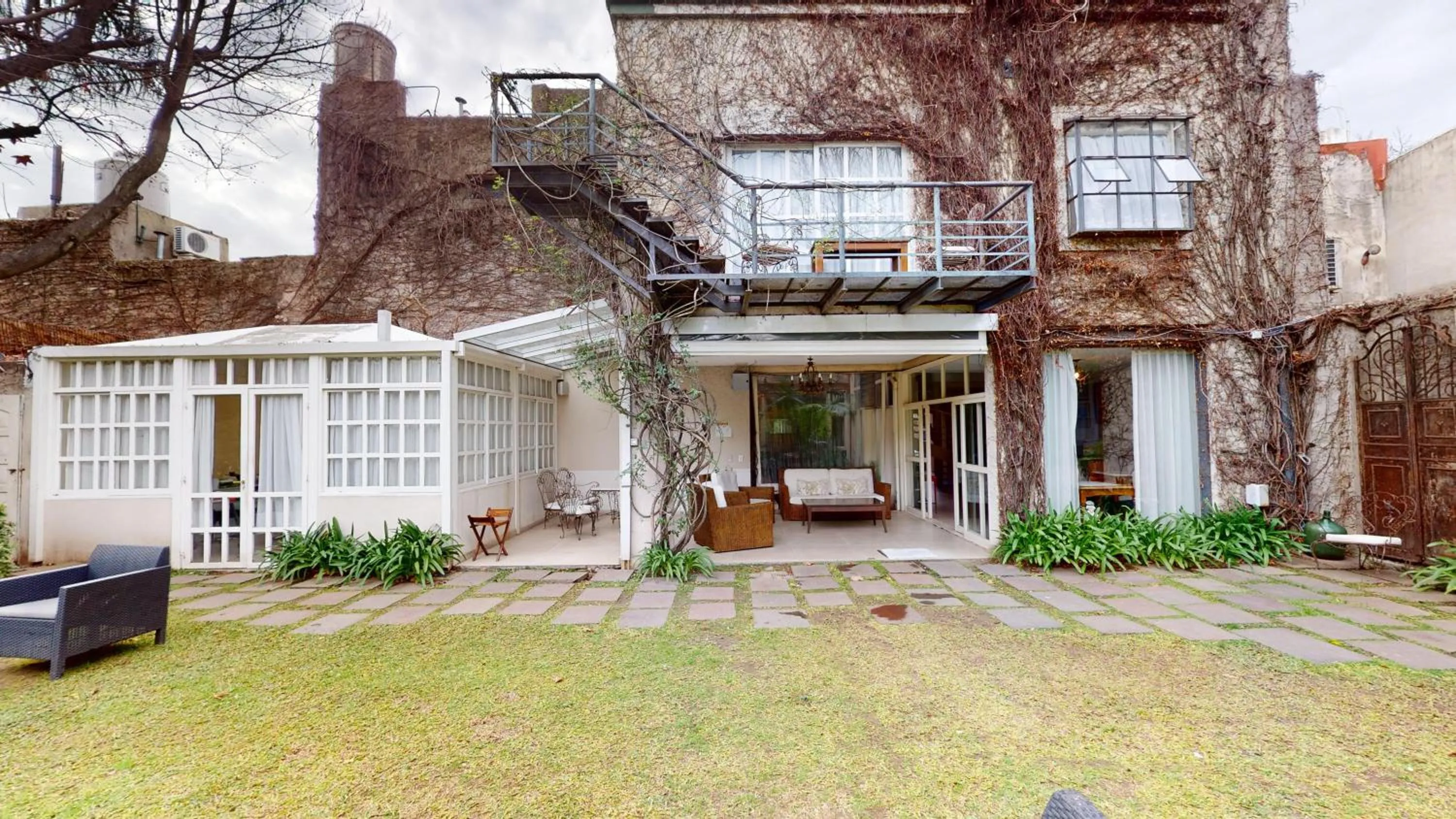 Patio in BENS L'Hôtel Palermo