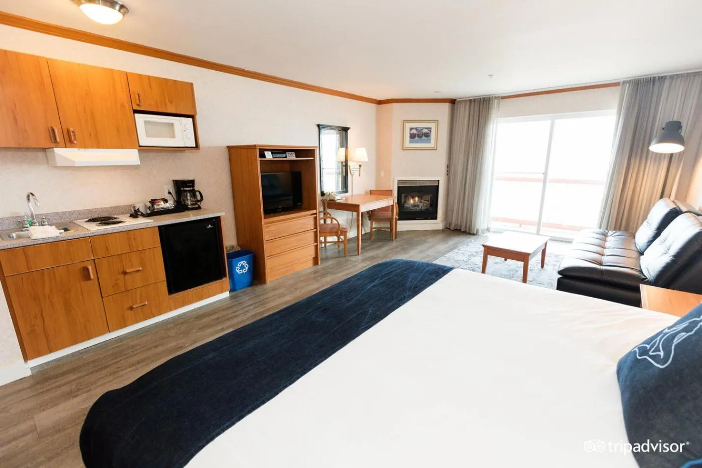 Photo of the whole room, Bed in Surftides Hotel